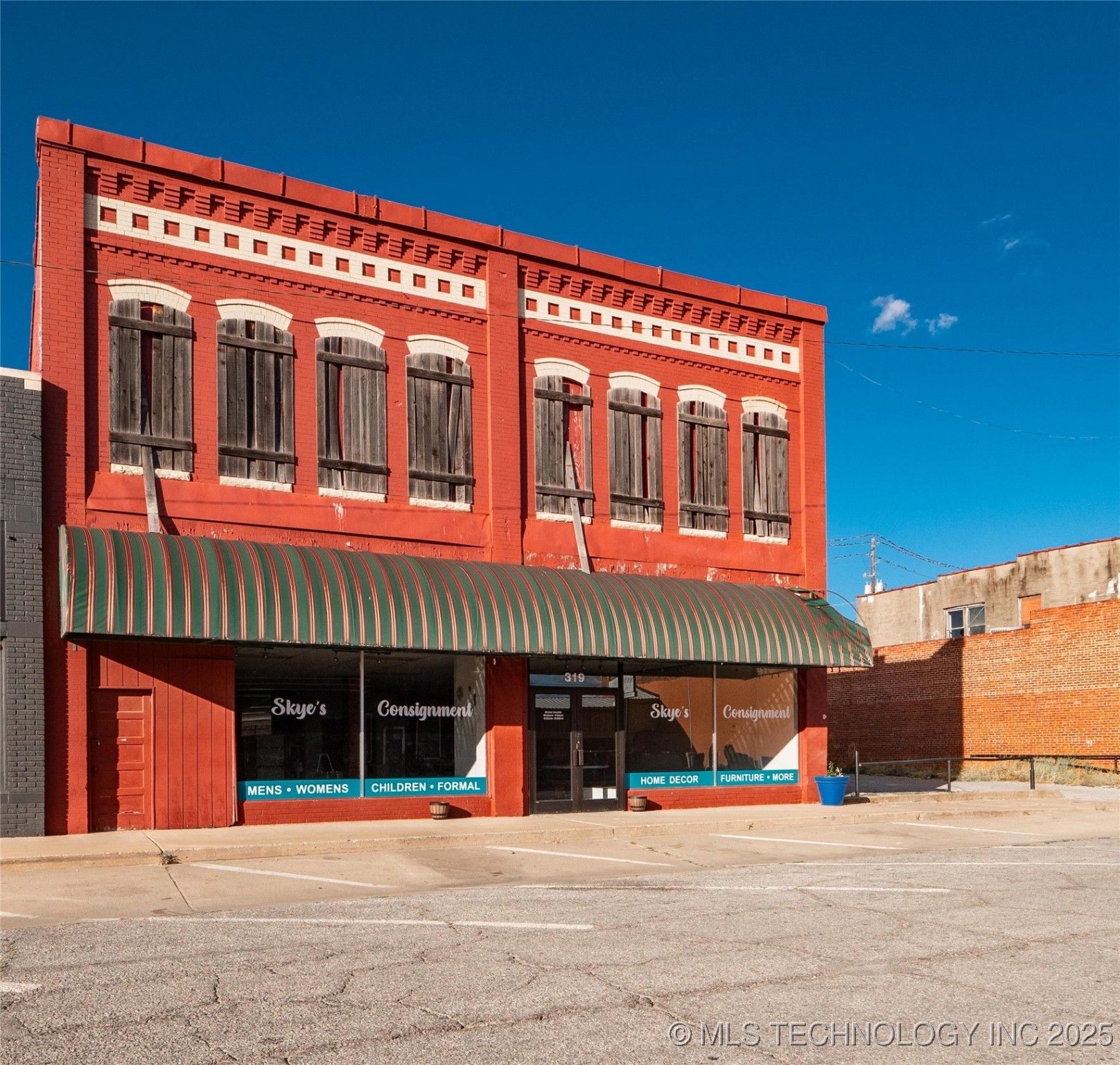 319 E Choctaw Property Photo 1