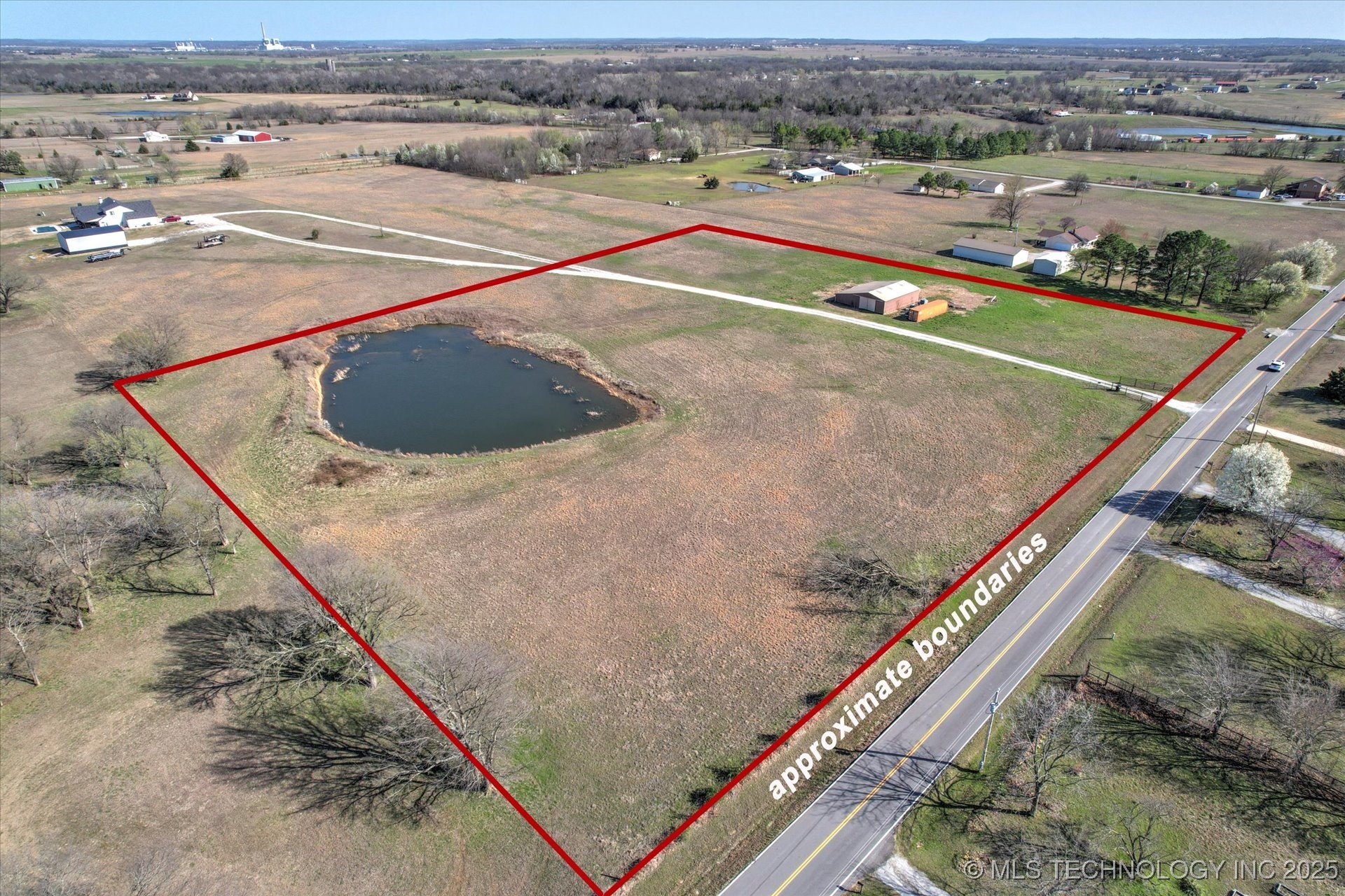 11195 S 4060 Road Property Photo