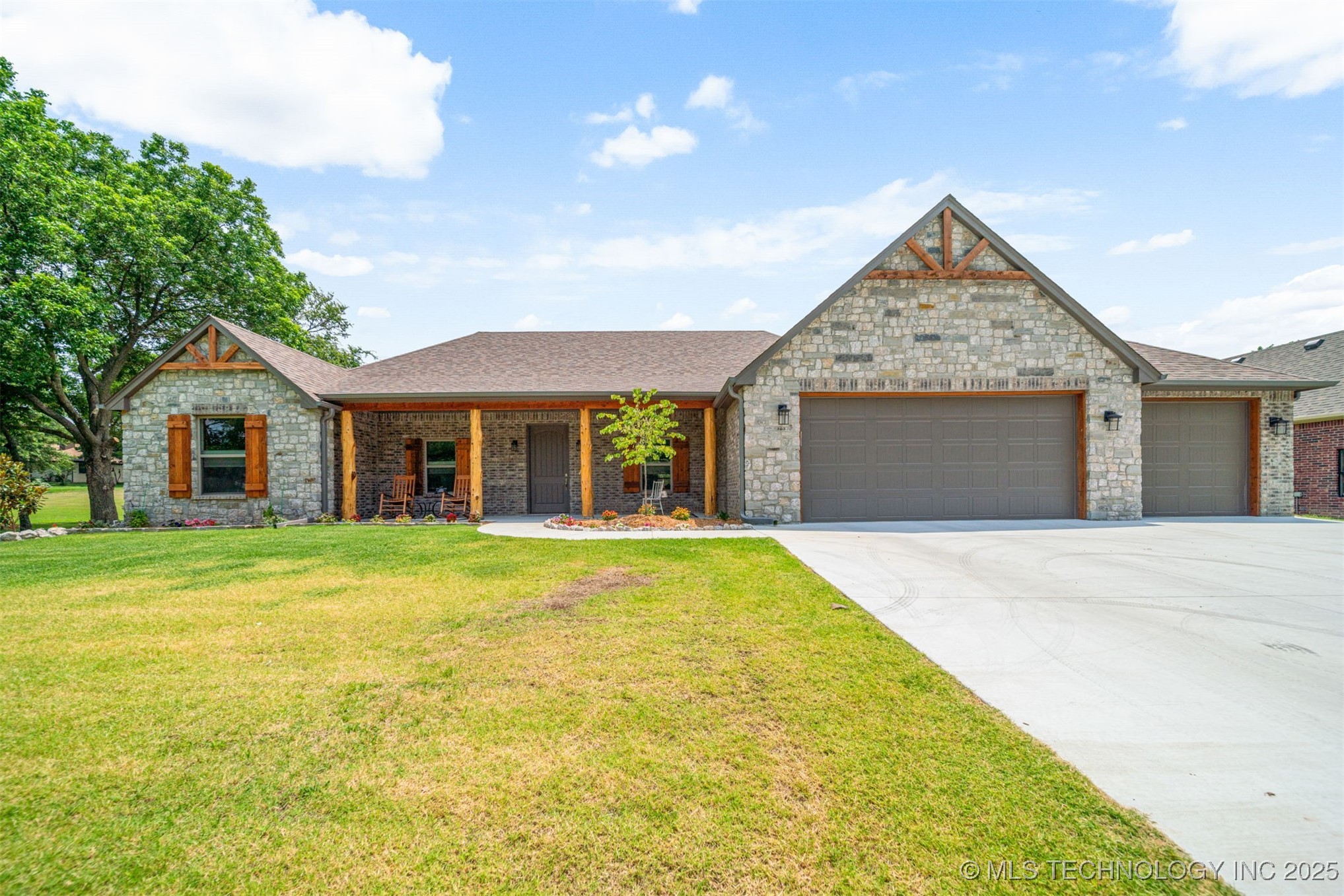105 Shoreway Property Photo