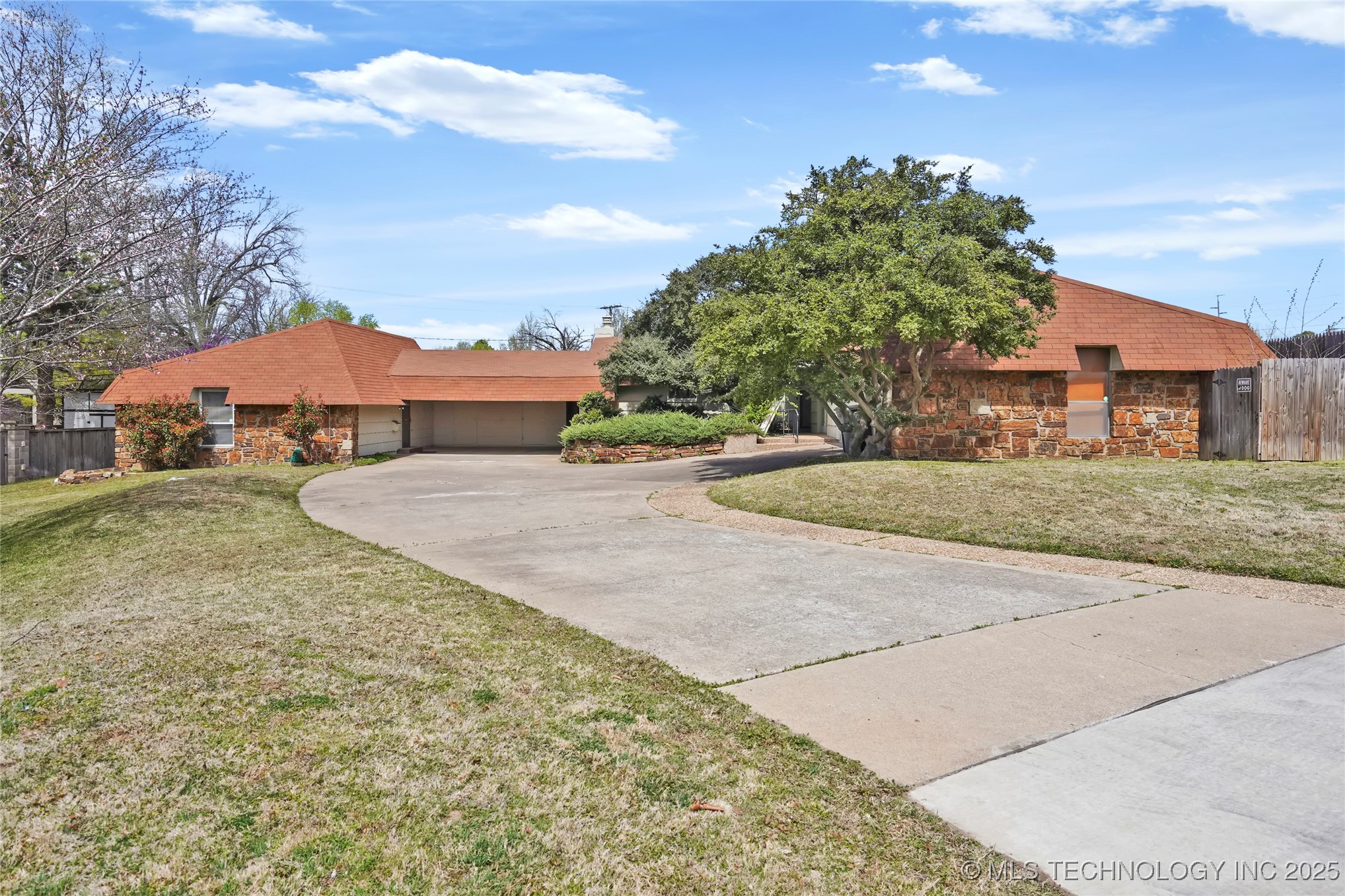 2704 S Gary Drive Property Photo