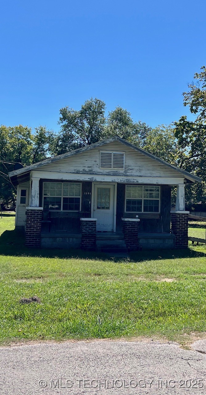 1104 W 9th Street Property Photo
