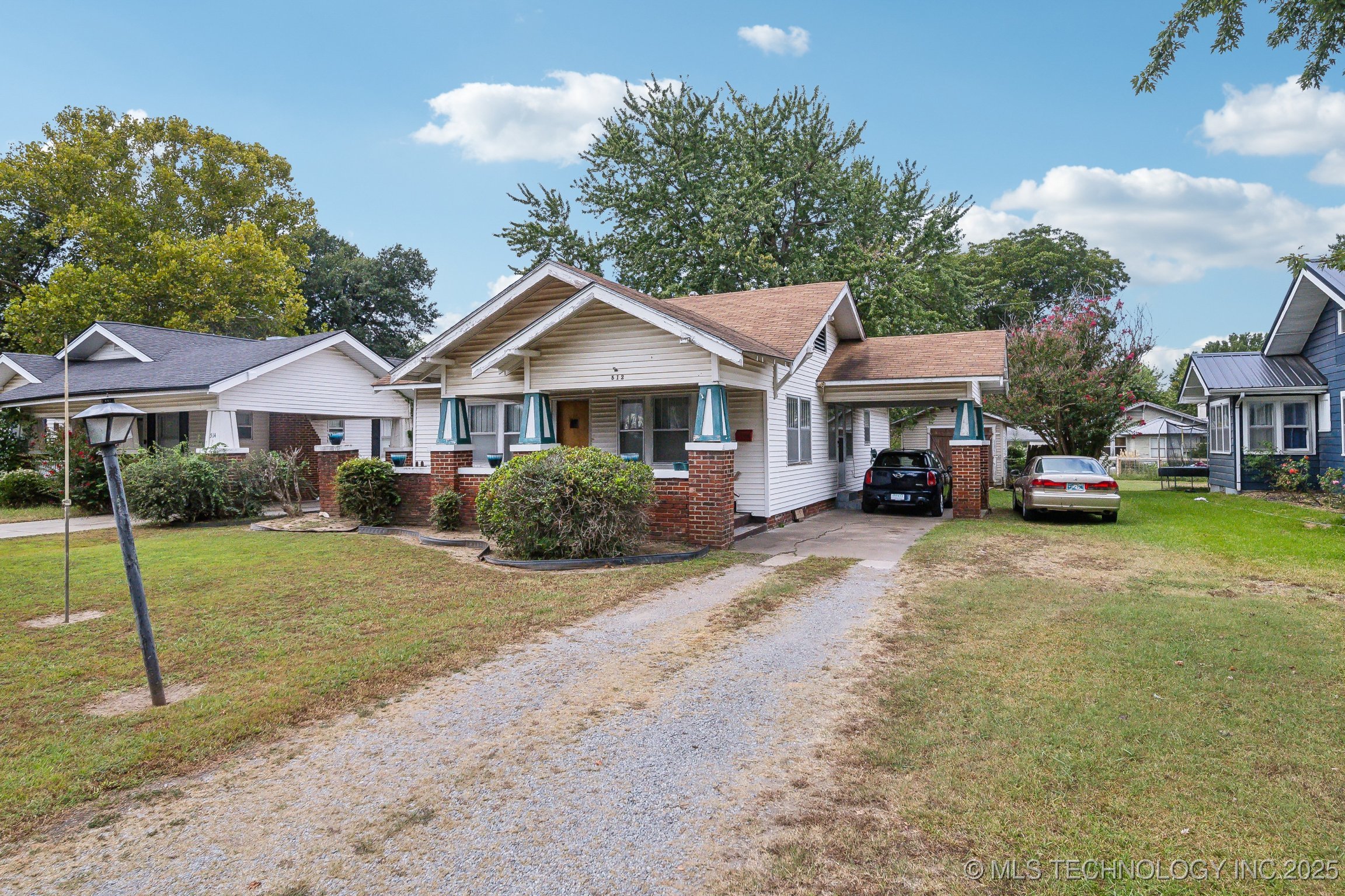 512 S Woodlawn Avenue Property Photo