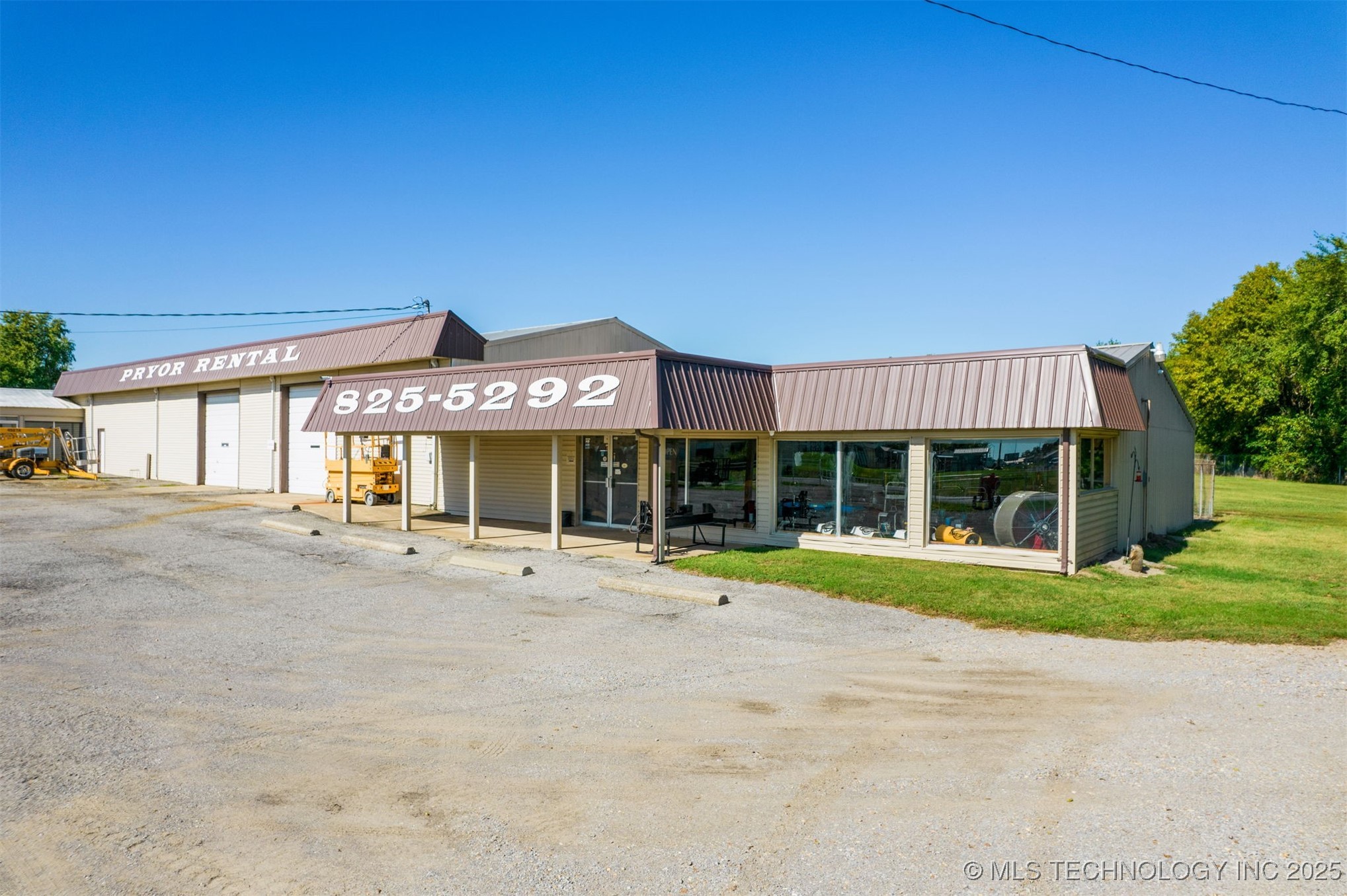 427 N Maple Street Property Photo
