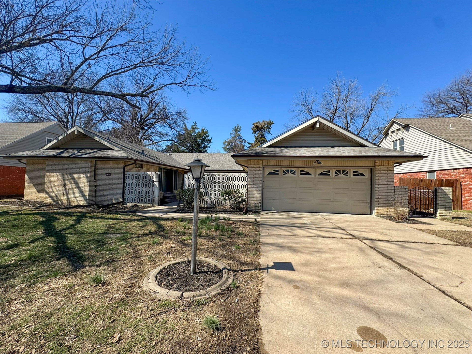 4760 S Irvington Avenue Property Photo