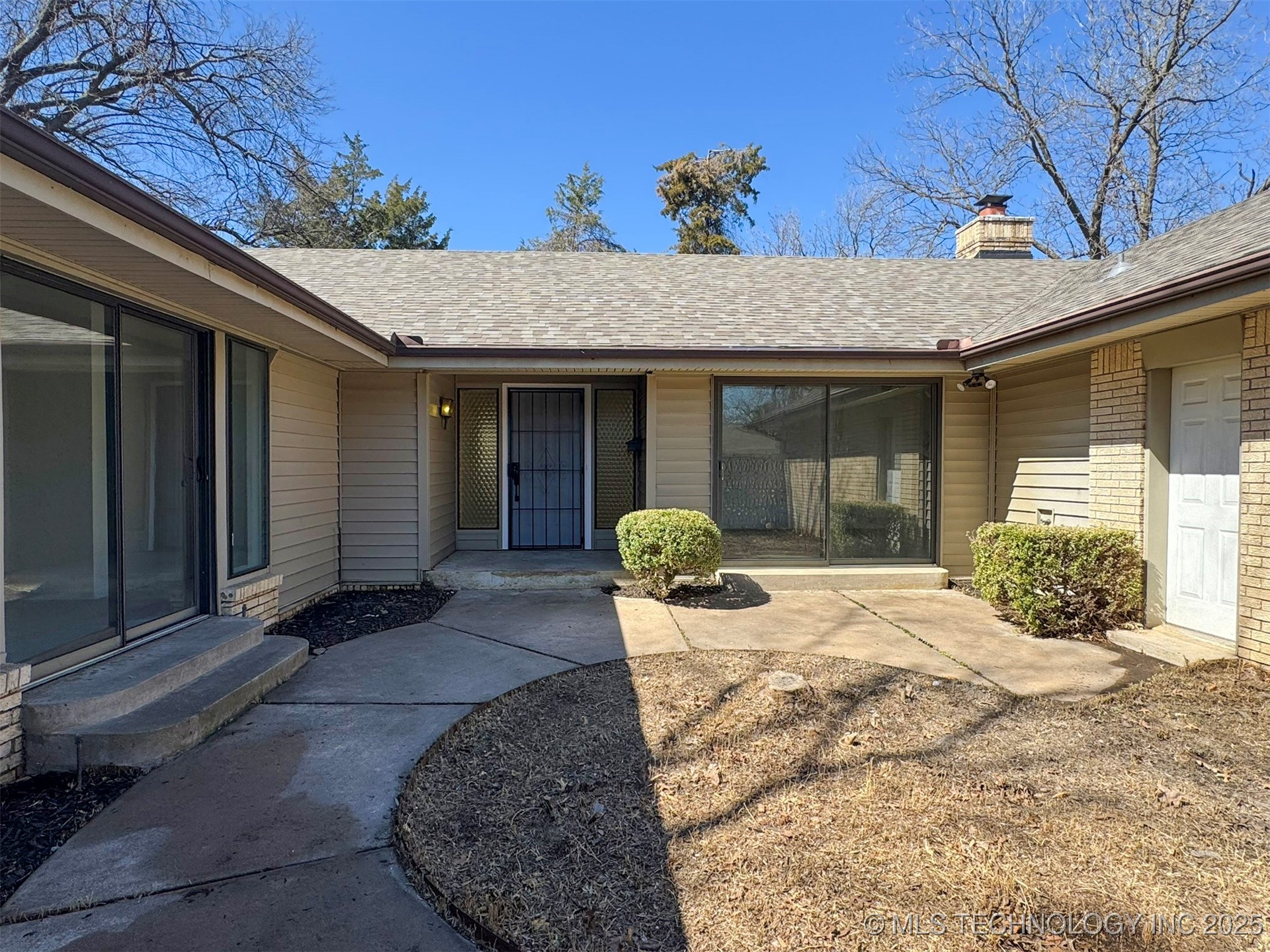 4760 S Irvington Avenue Property Photo 3