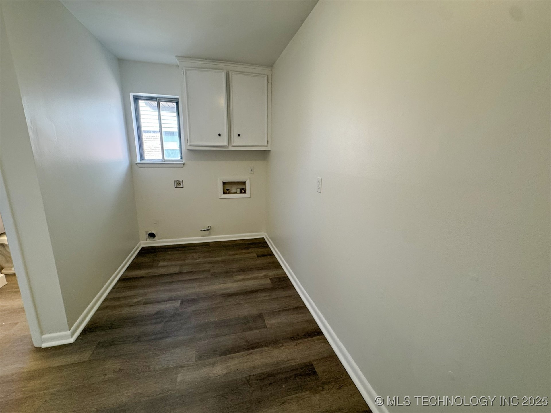 4760 S Irvington Avenue Property Photo 9