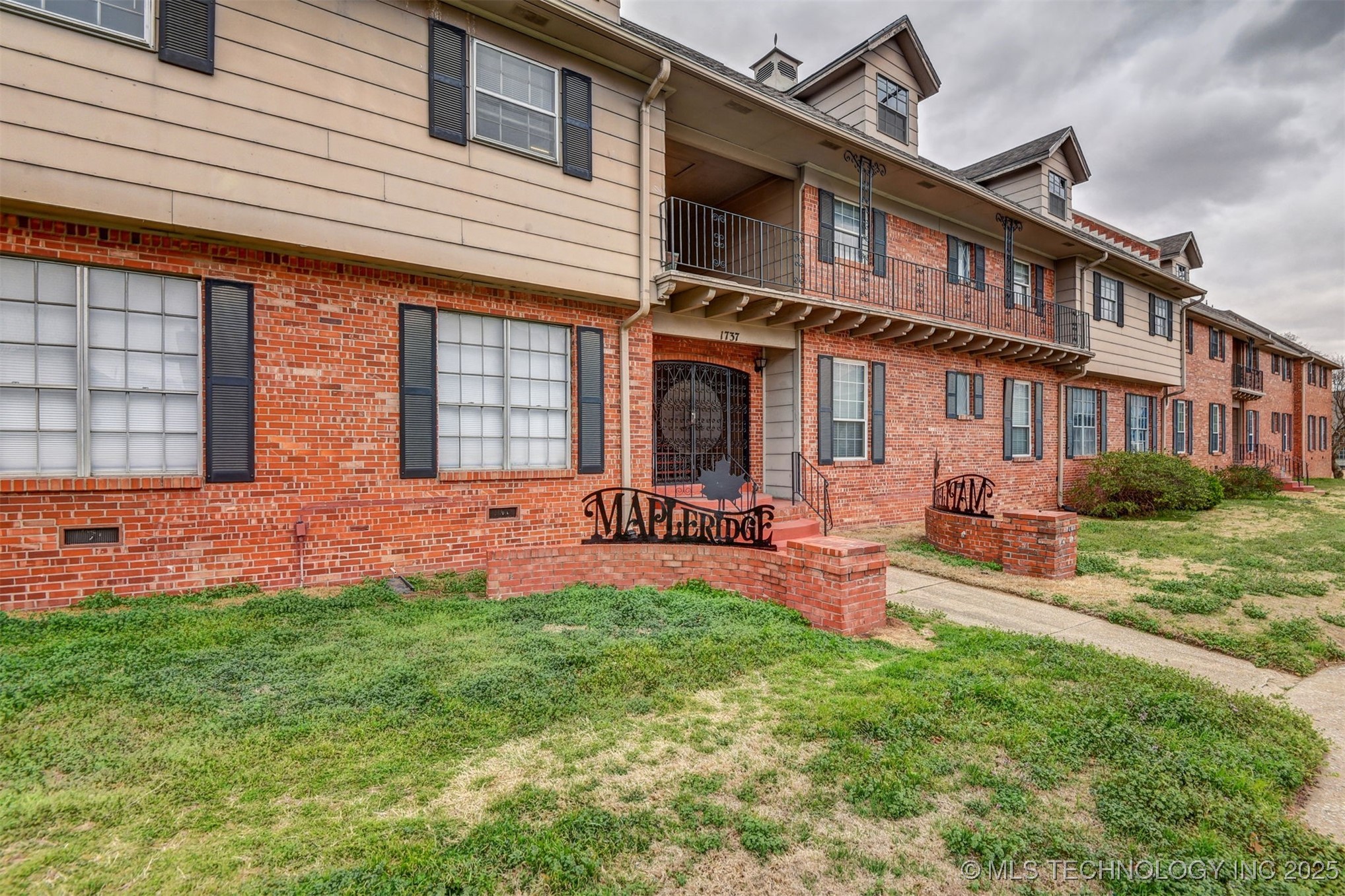 1737 S Peoria Avenue 24 Property Photo