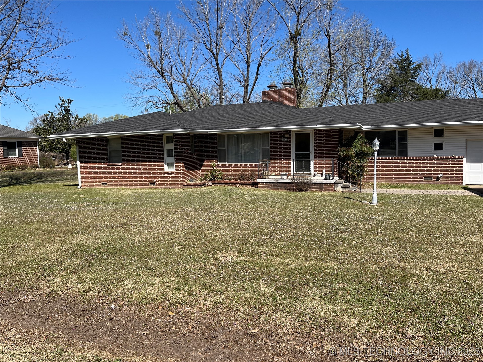 201 Nw Rose Lane Property Photo