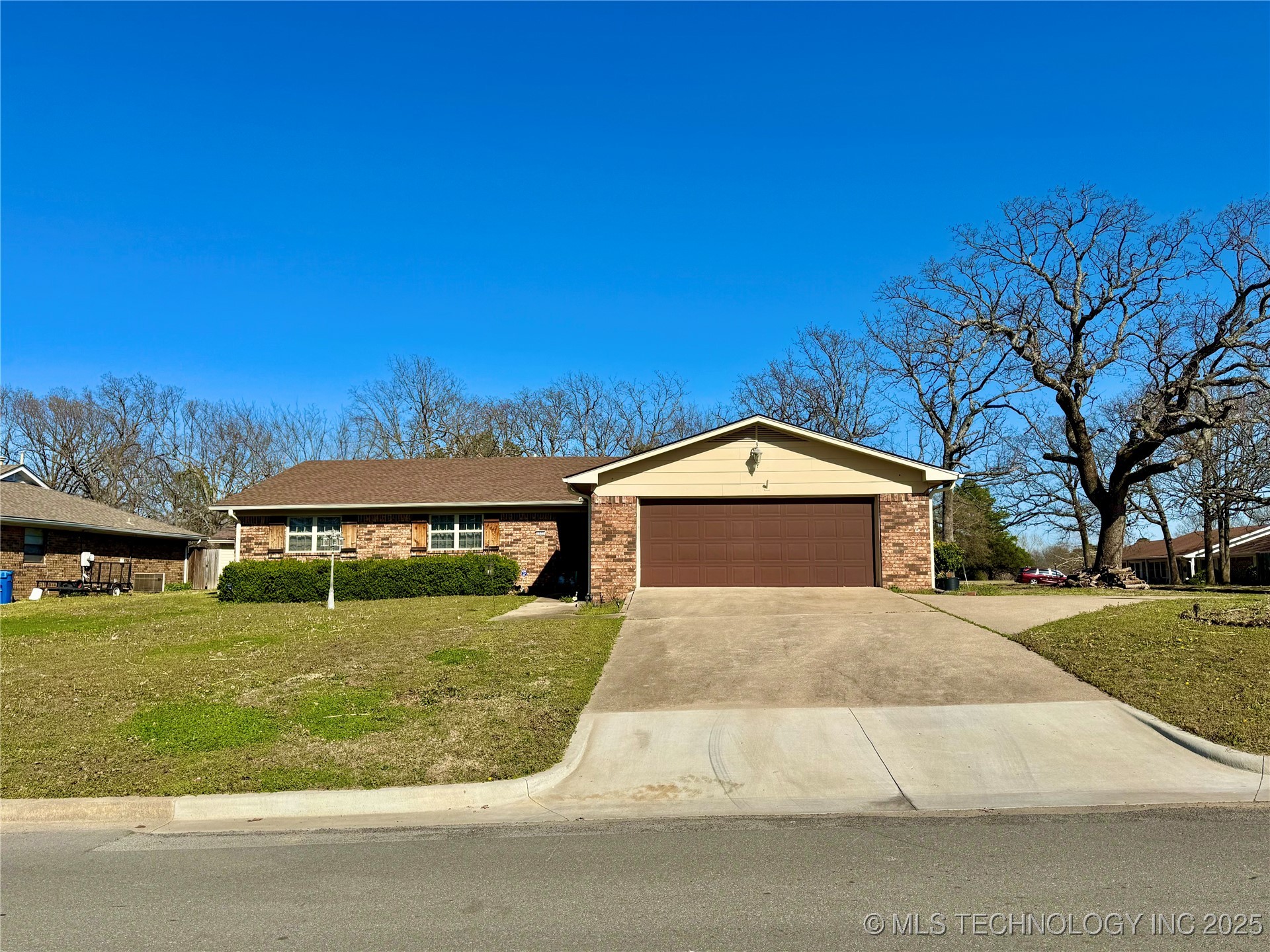 1910 Cardinal Lane Property Photo 1