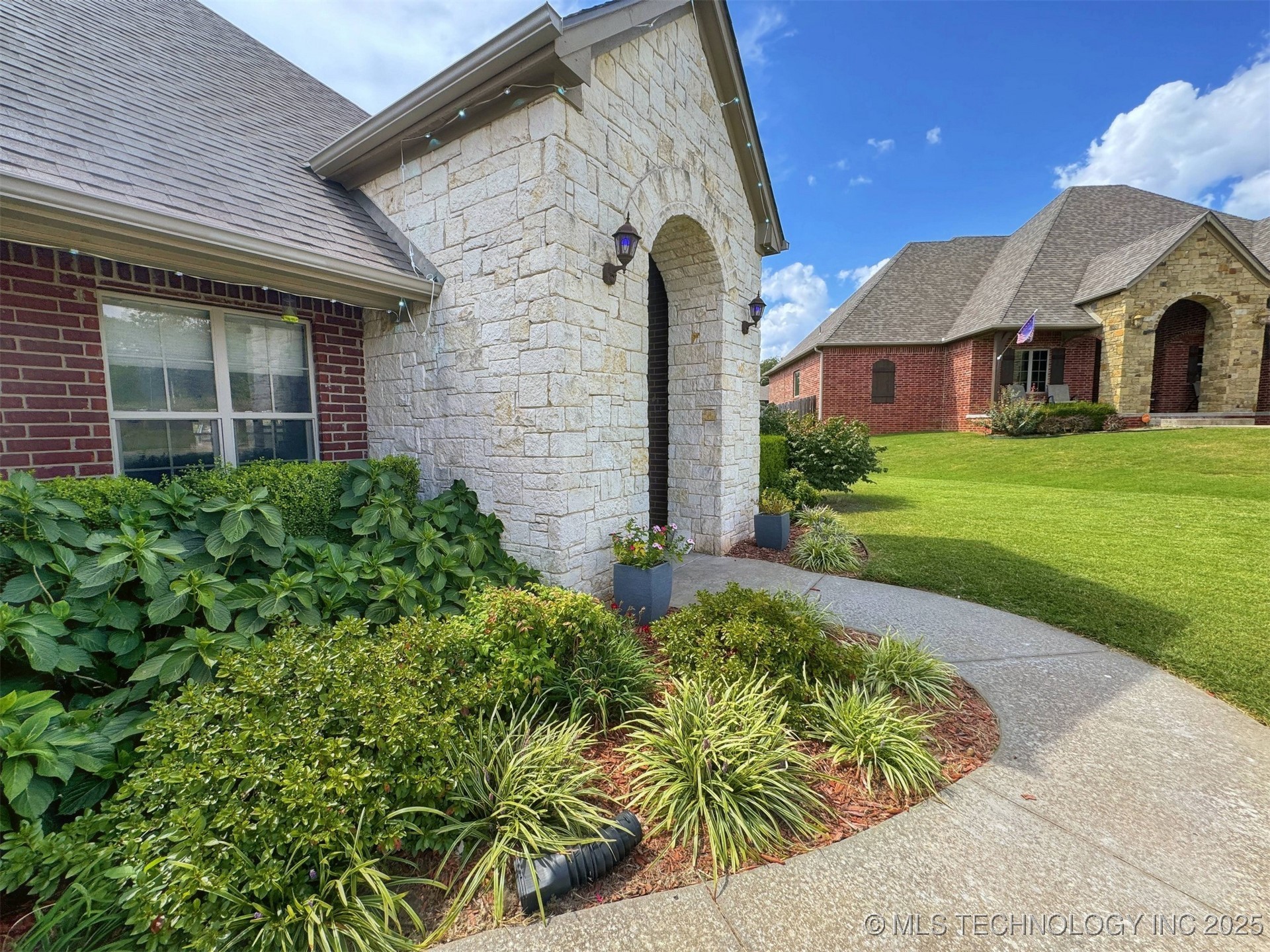 661 Kingston Place Property Photo 1