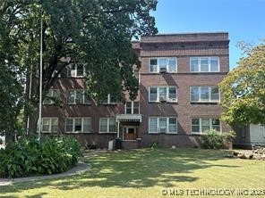 320 S Morton Avenue Property Photo