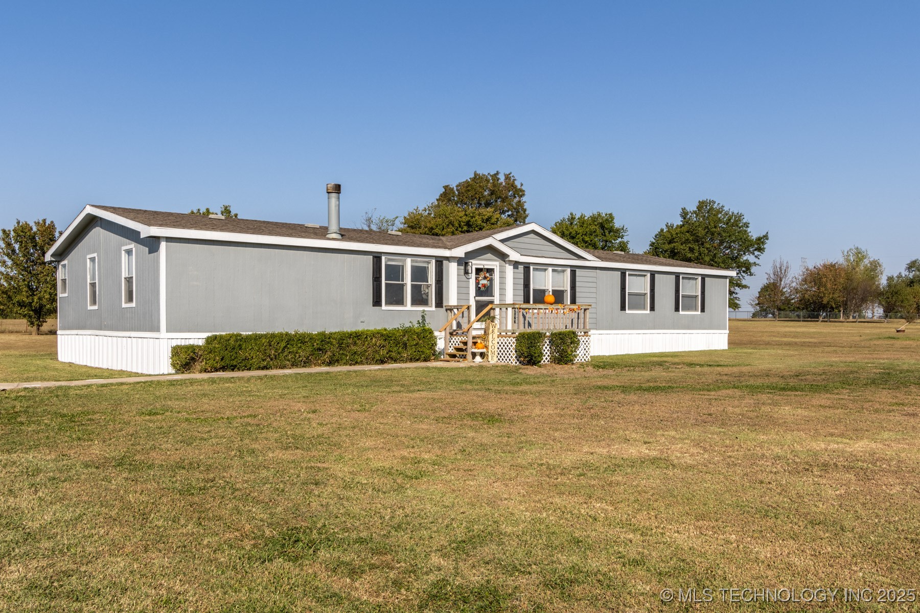 9122 S 42585 Road Property Photo
