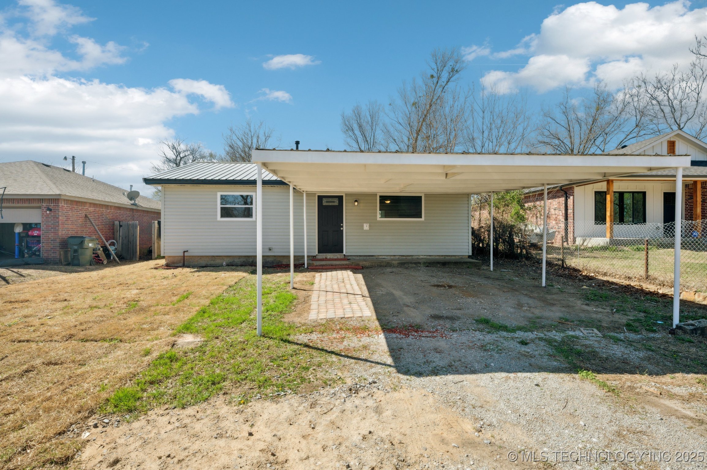 908 N Ross Street Property Photo