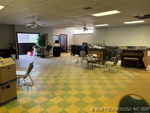 6536 N Peoria Avenue Property Photo 6