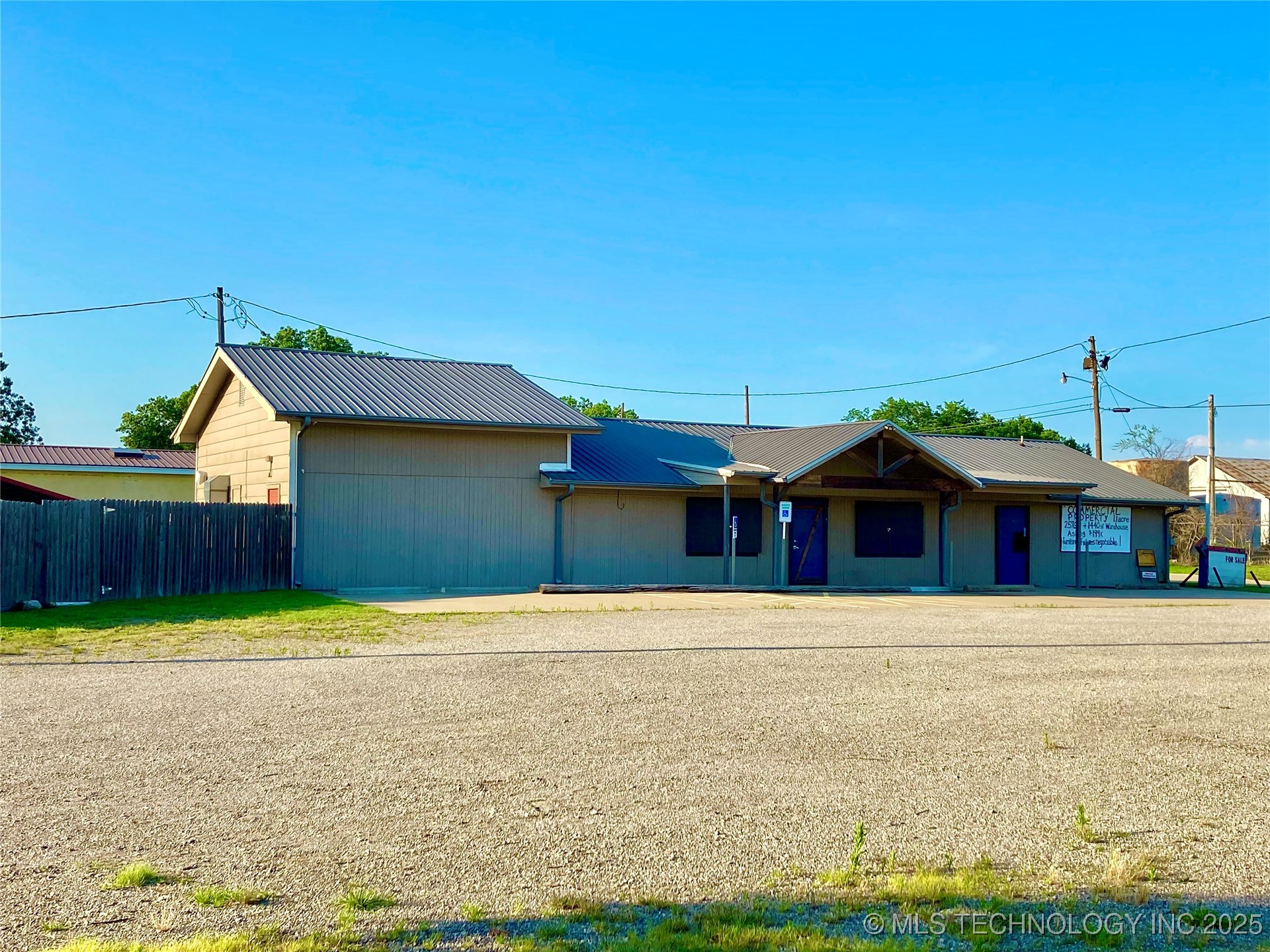 711 N Steele Avenue Property Photo