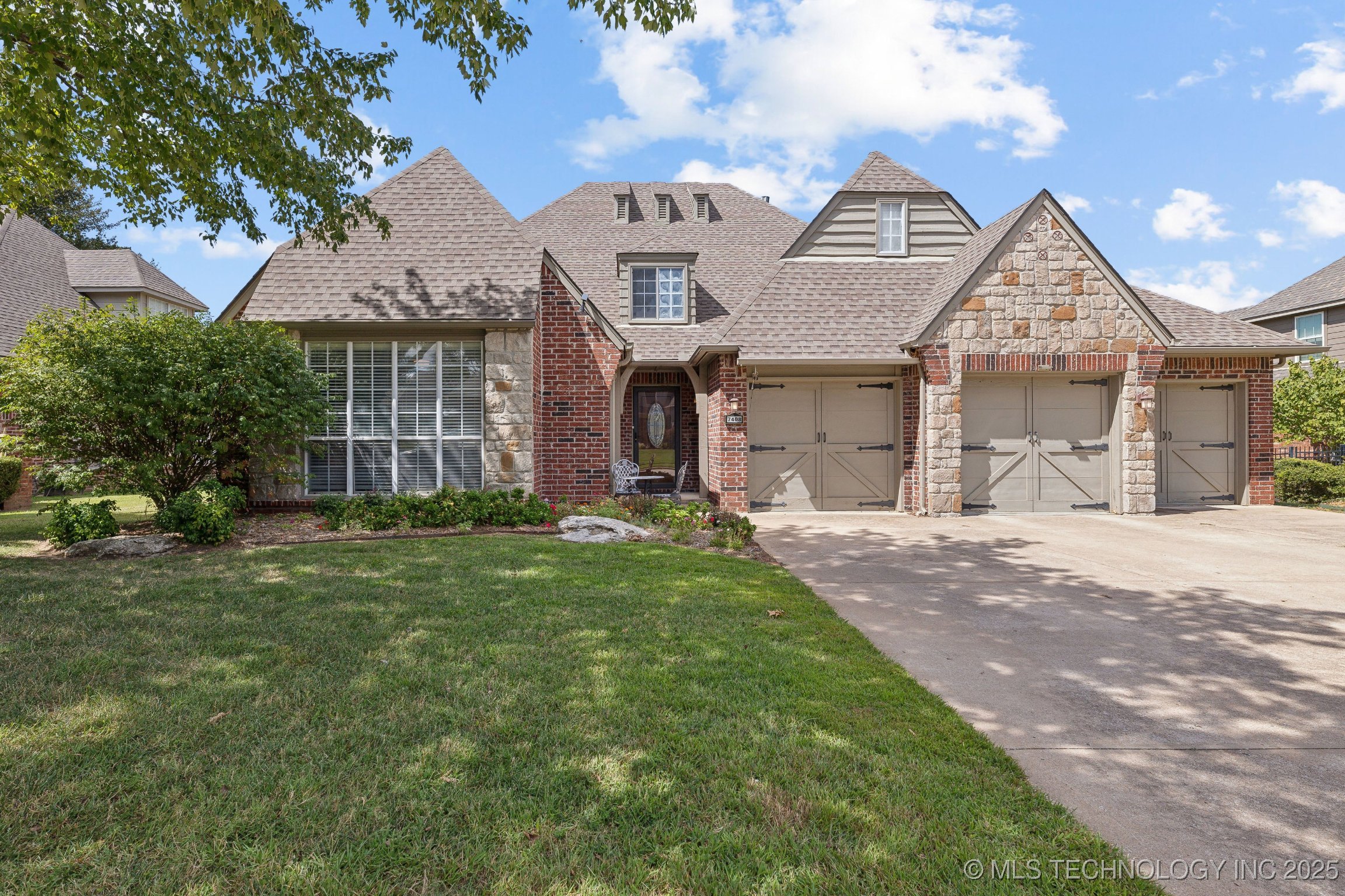 7408 E Forest Ridge Boulevard Property Photo 1