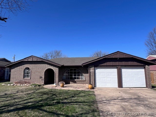 737 Crestland Drive Property Photo