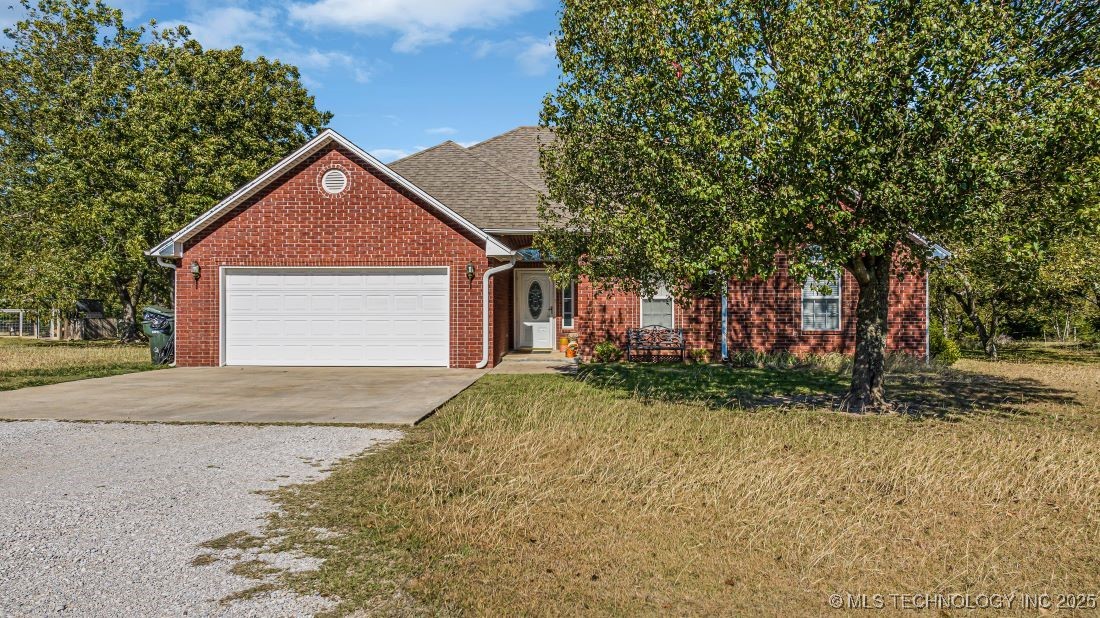 3746 Plainview Property Photo