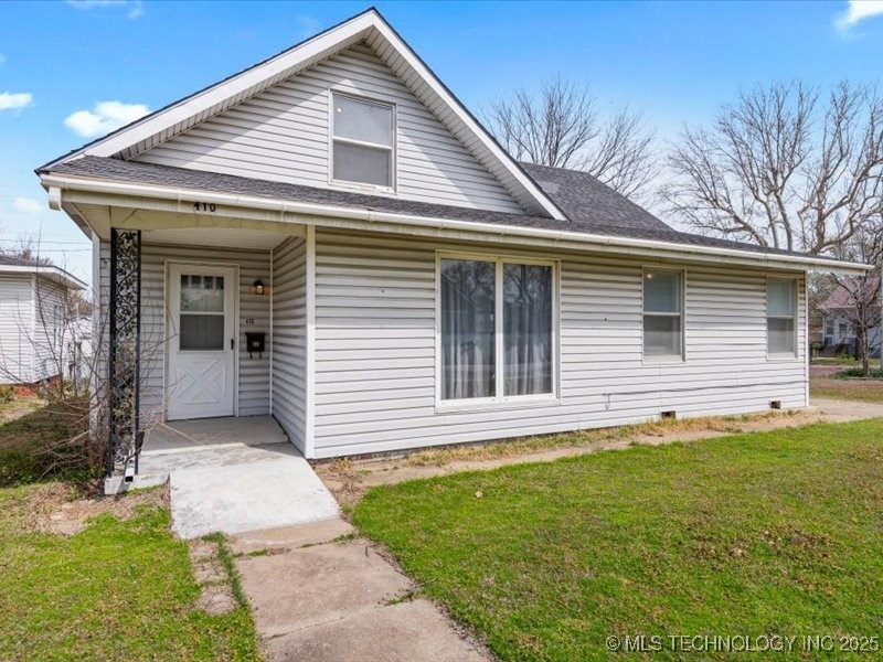 410 W Davis Drive Property Photo