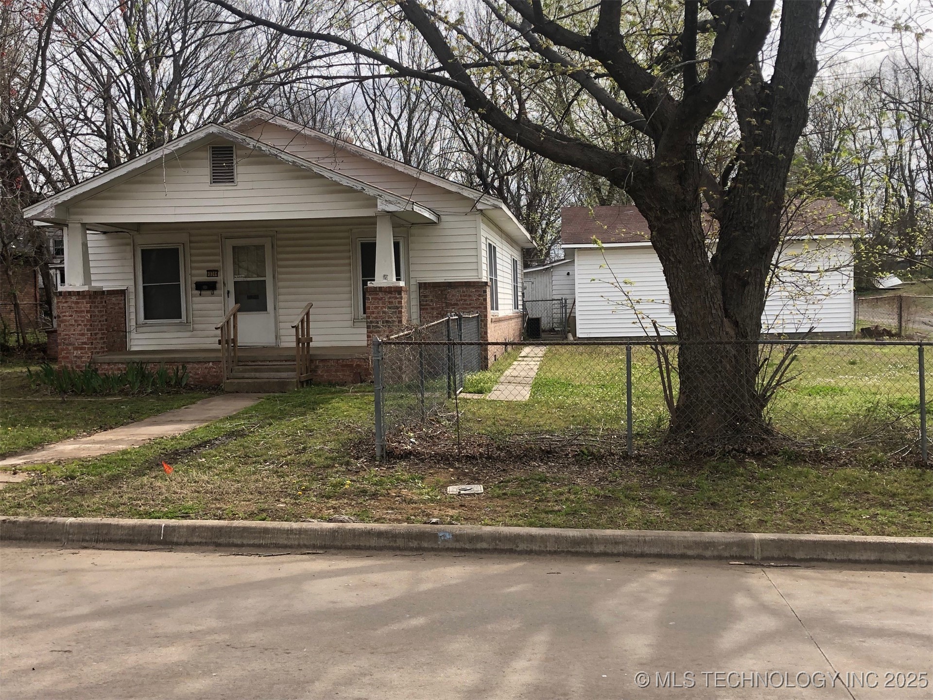 824 N 2nd Property Photo