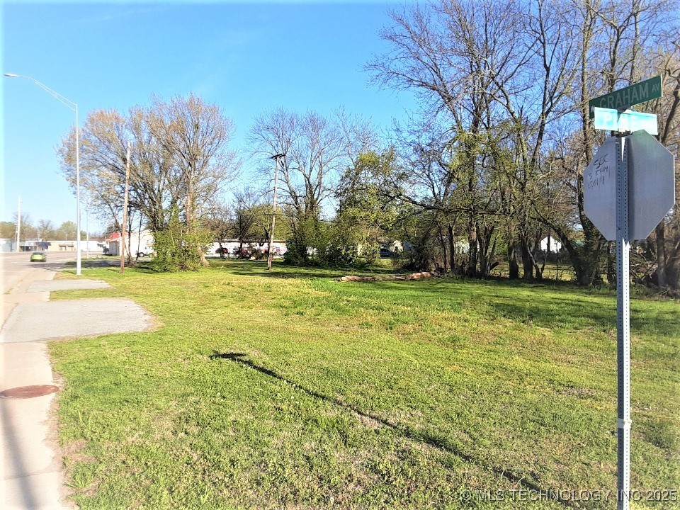 506 W Graham Property Photo