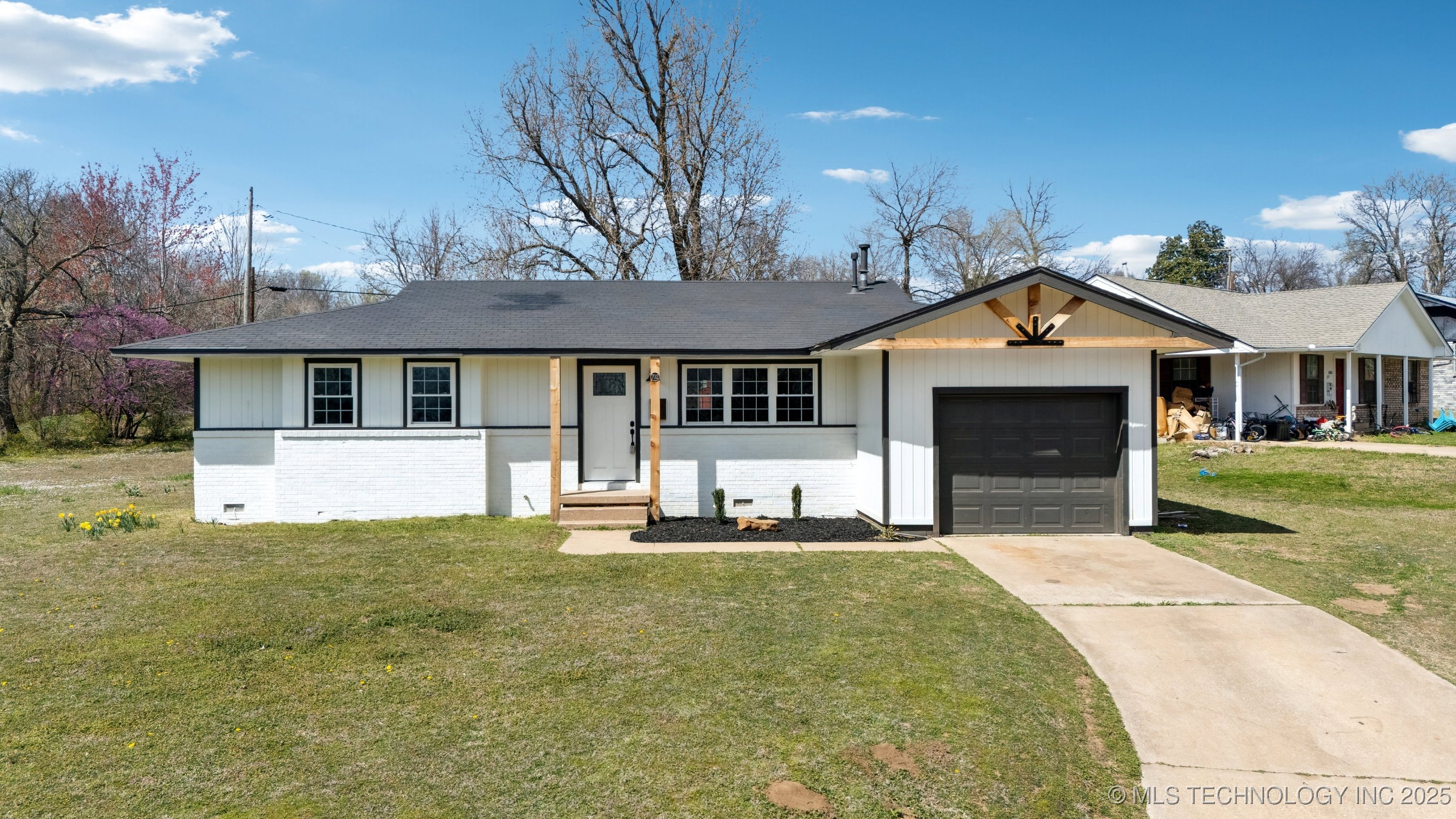 702 W Wichita Street Property Photo