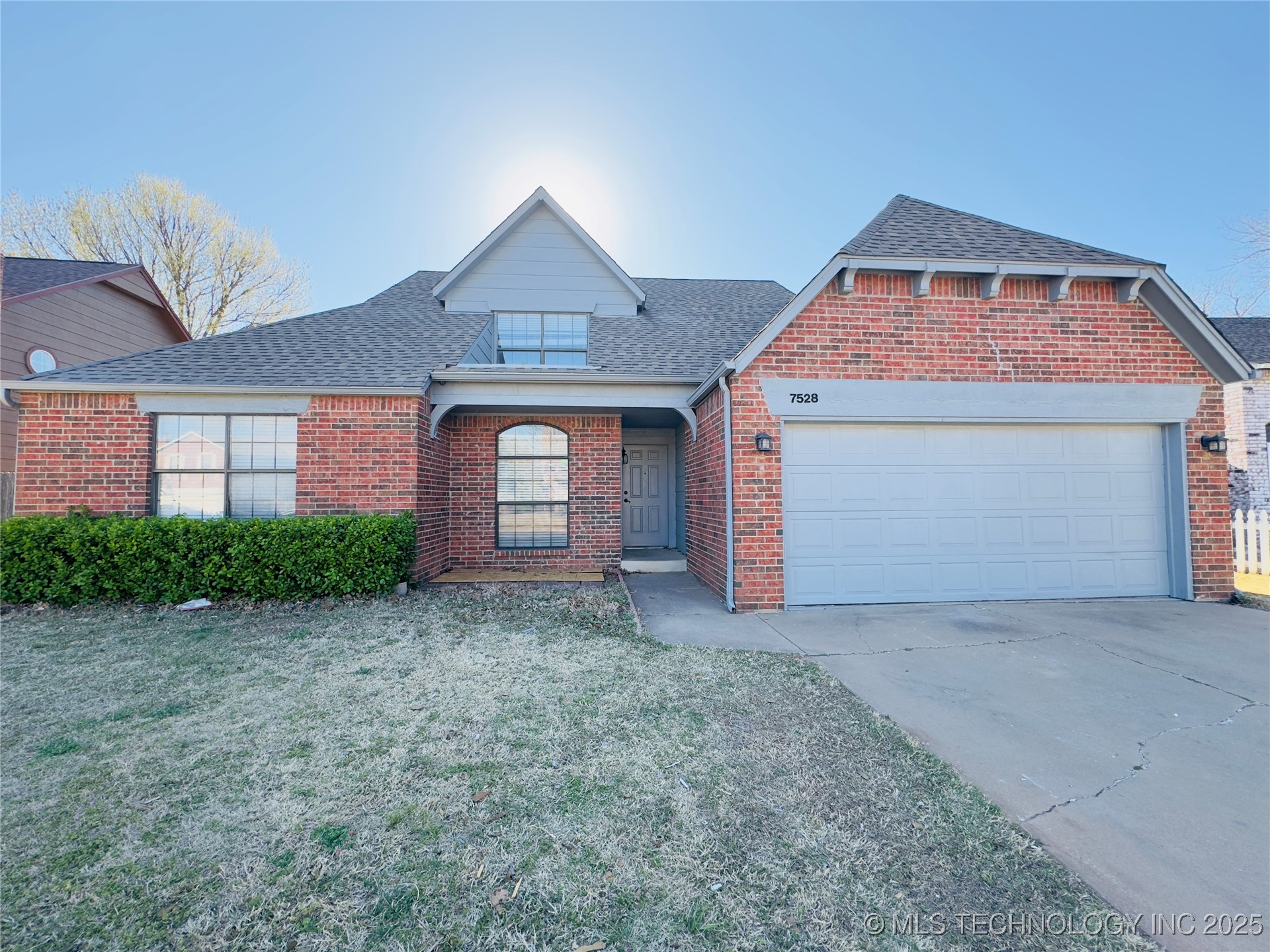 7528 S Trenton Place Property Photo