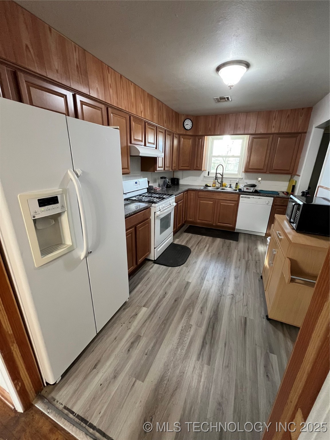 32061 S Highway 69 Property Photo 4