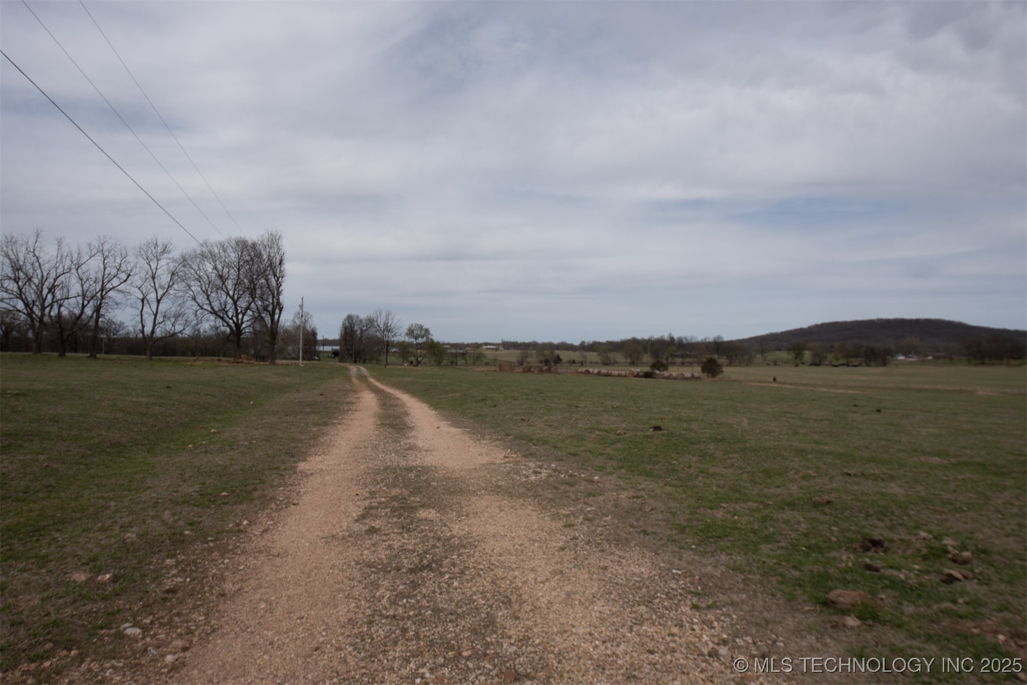 690 Road Property Photo 6