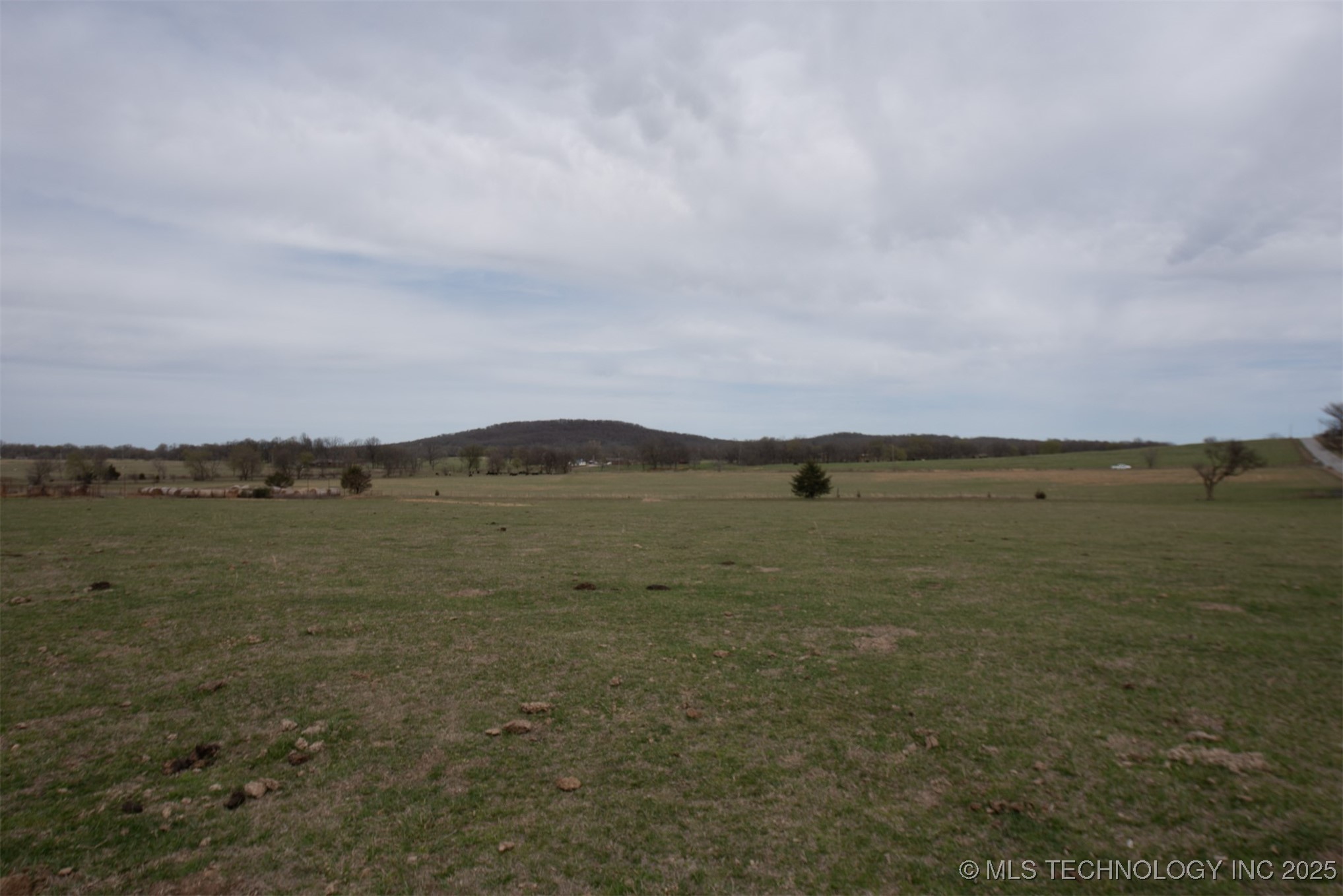 690 Road Property Photo 7