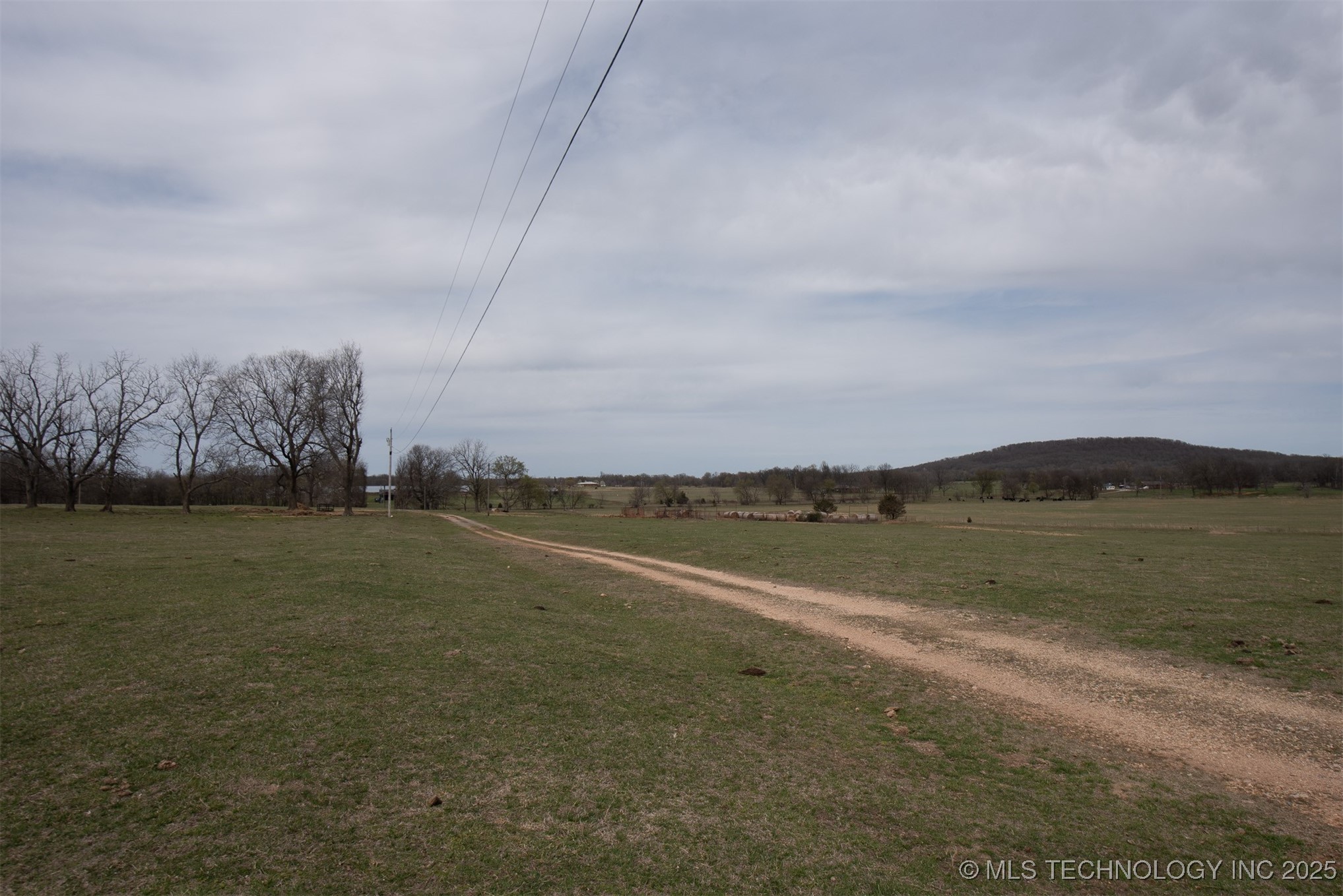 690 Road Property Photo 10
