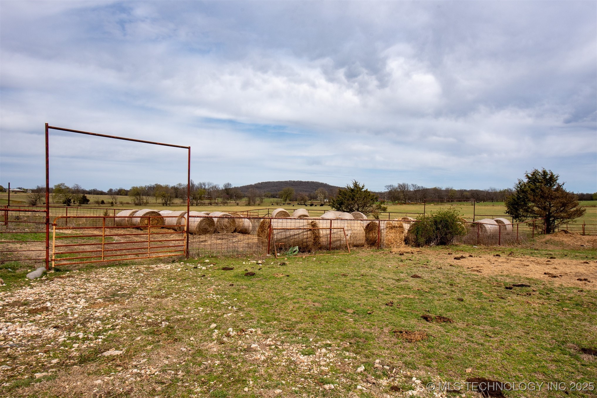 690 Road Property Photo 13