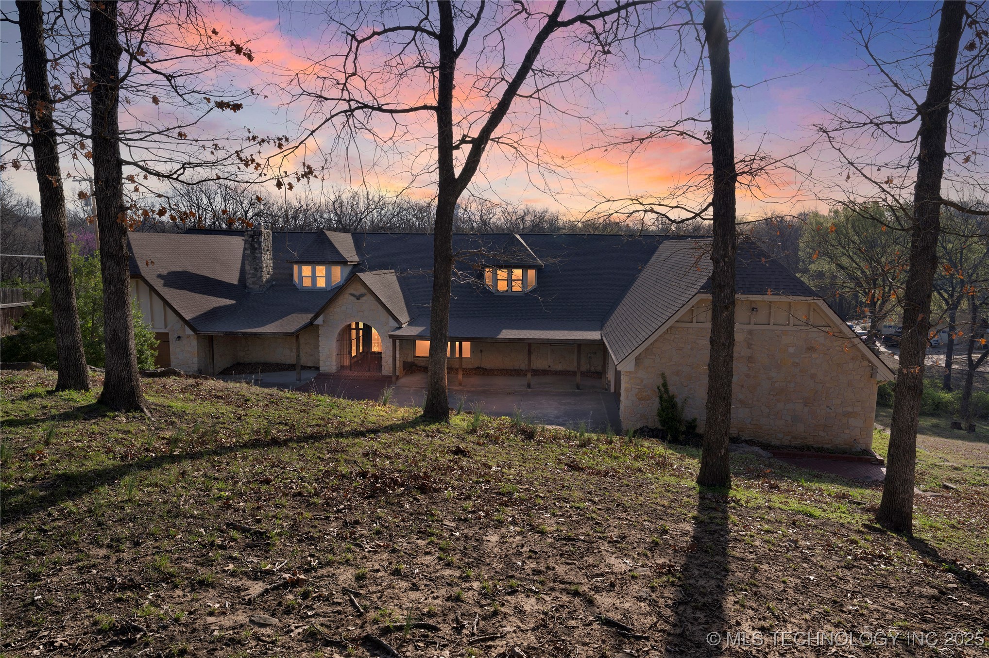 7455 S Sleepy Hollow Drive Property Photo