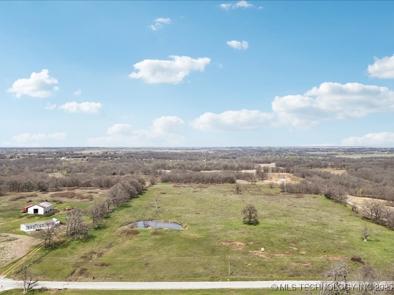 20 E 320 Road Property Photo