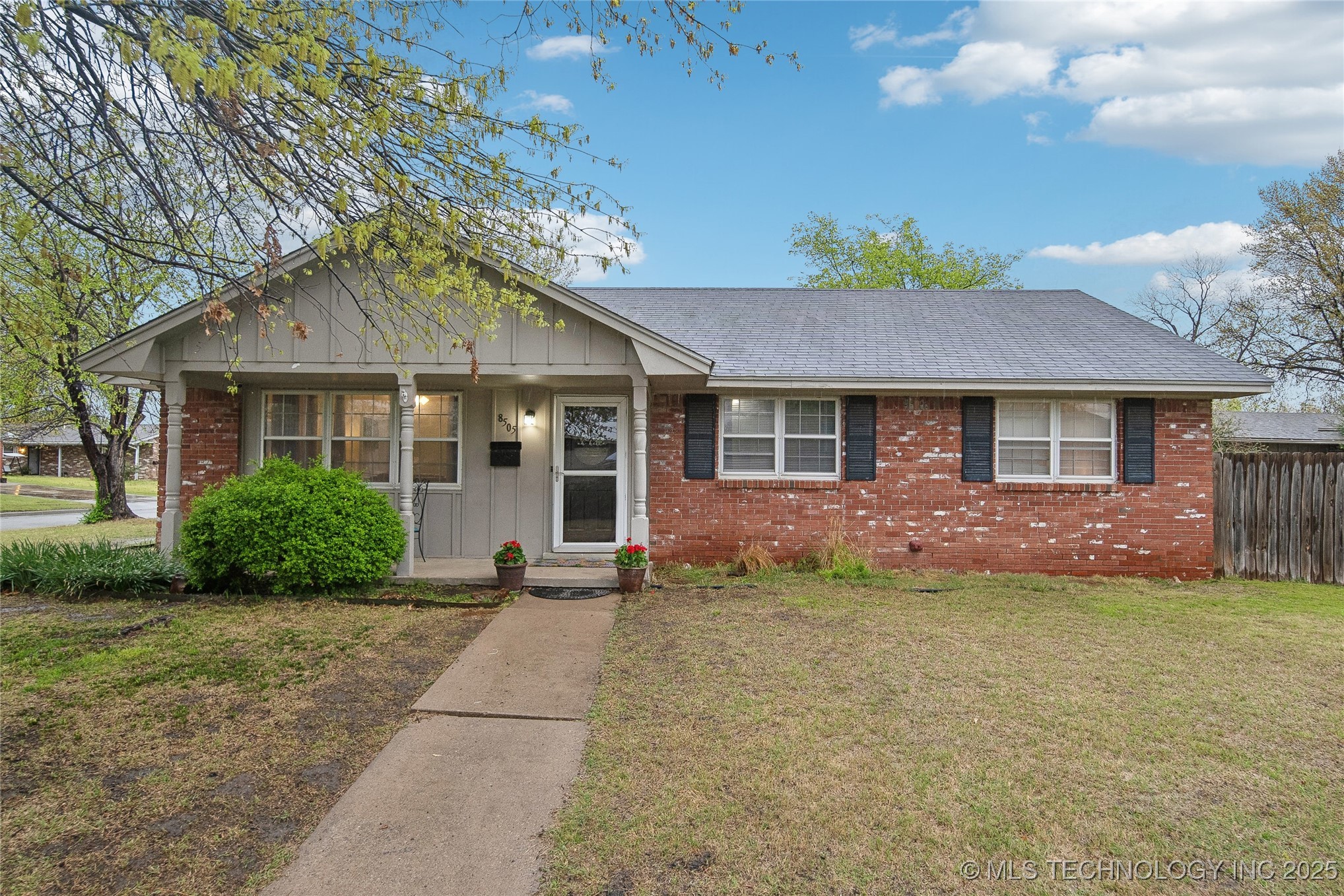 8505 E 47th Place Property Photo 1