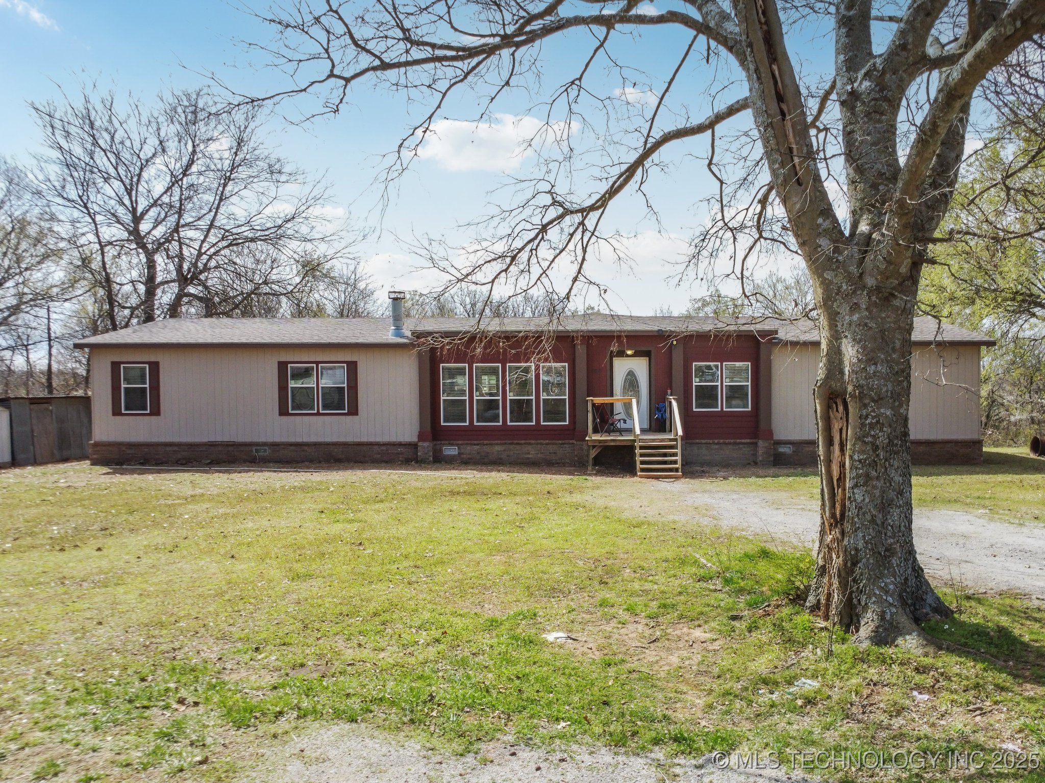 18272 E Oakridge Way Property Photo