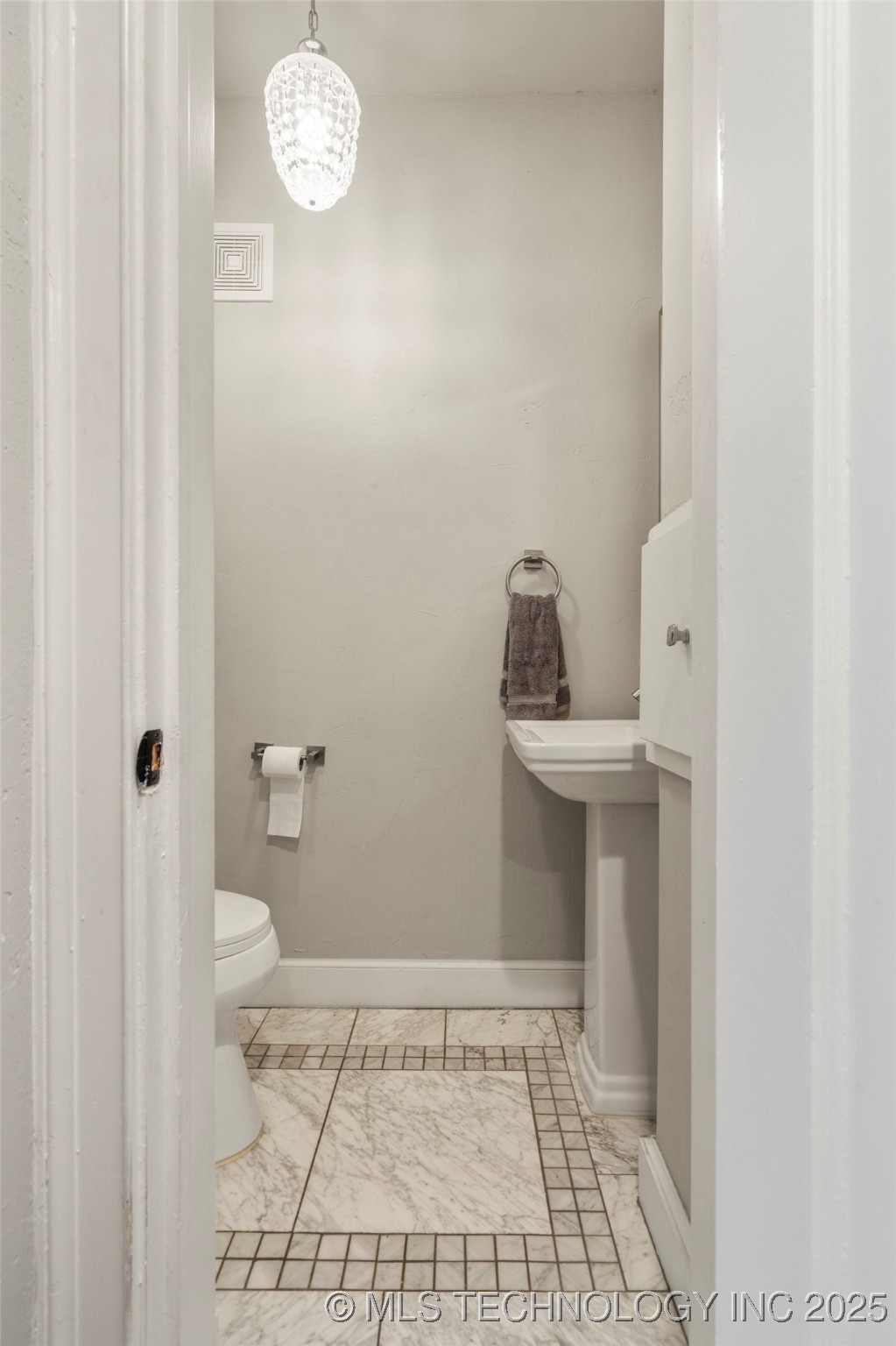 1331 E 26th Street Property Photo 24