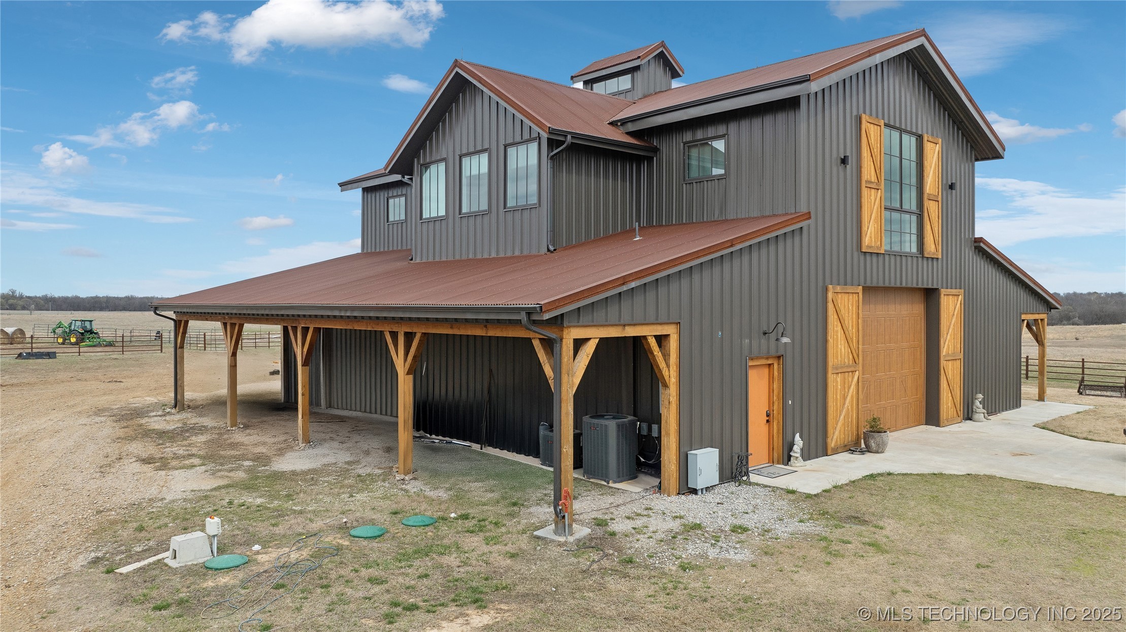 10625 S 4040 Road Property Photo