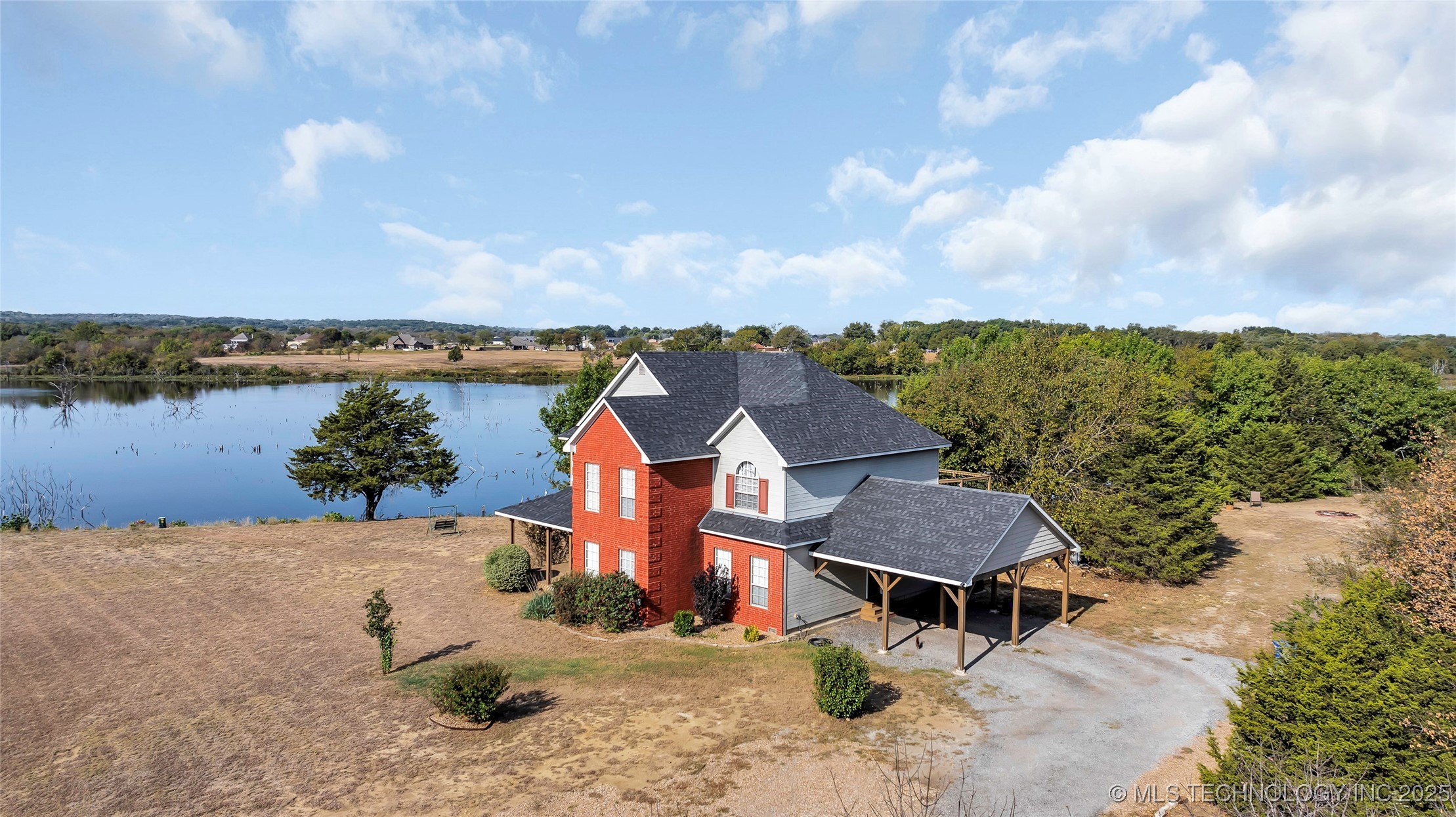 76 Cris Property Photo