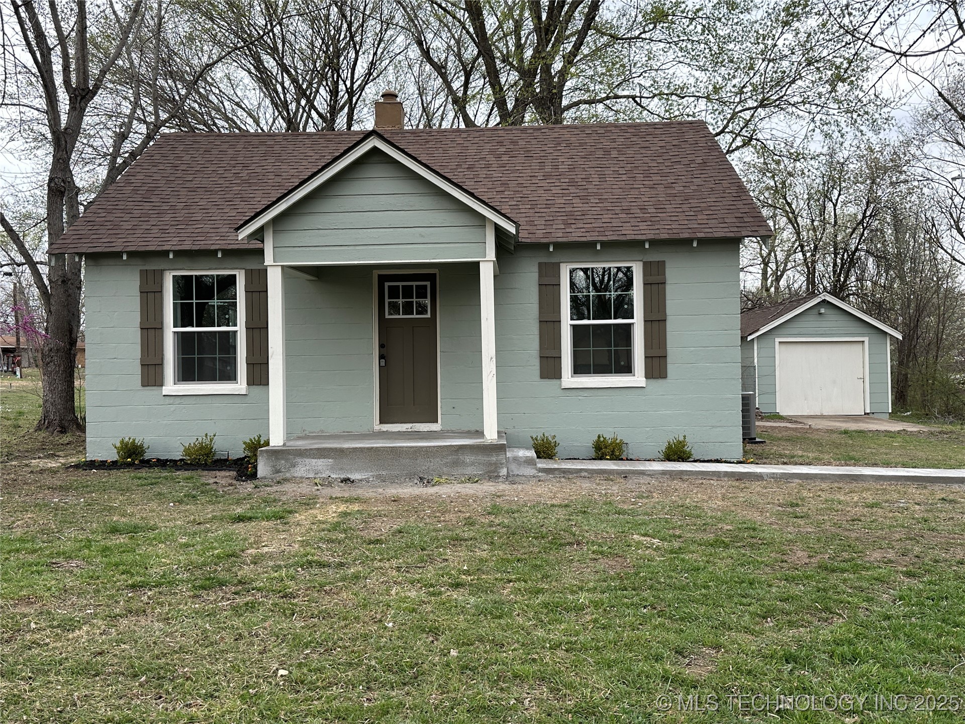 311 E 5th Street Property Photo