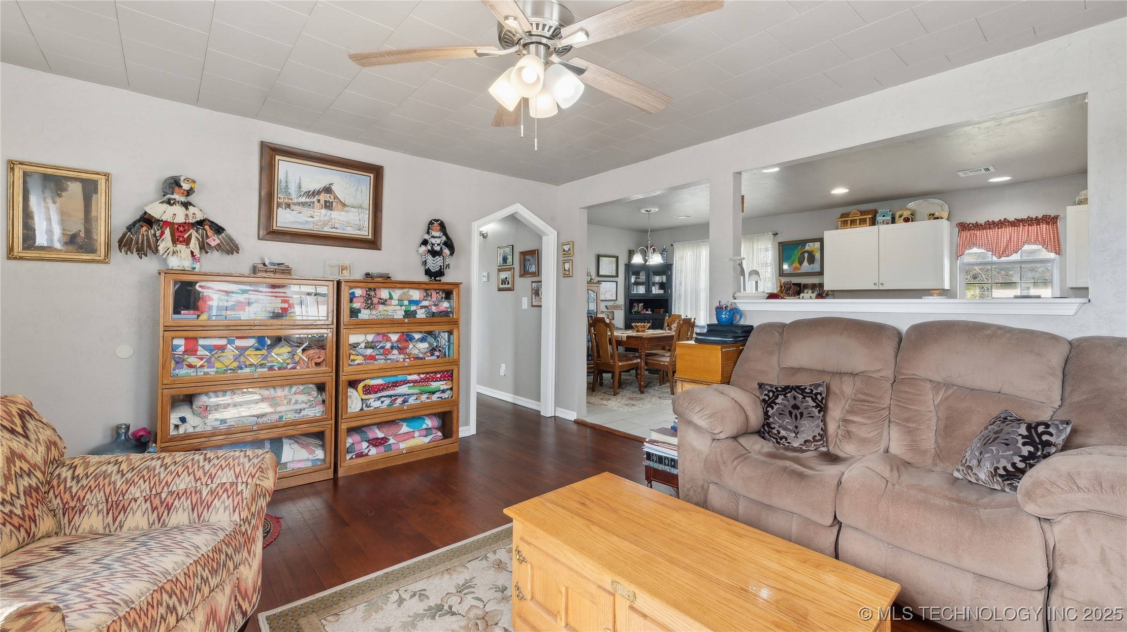 925 Olive Street Property Photo