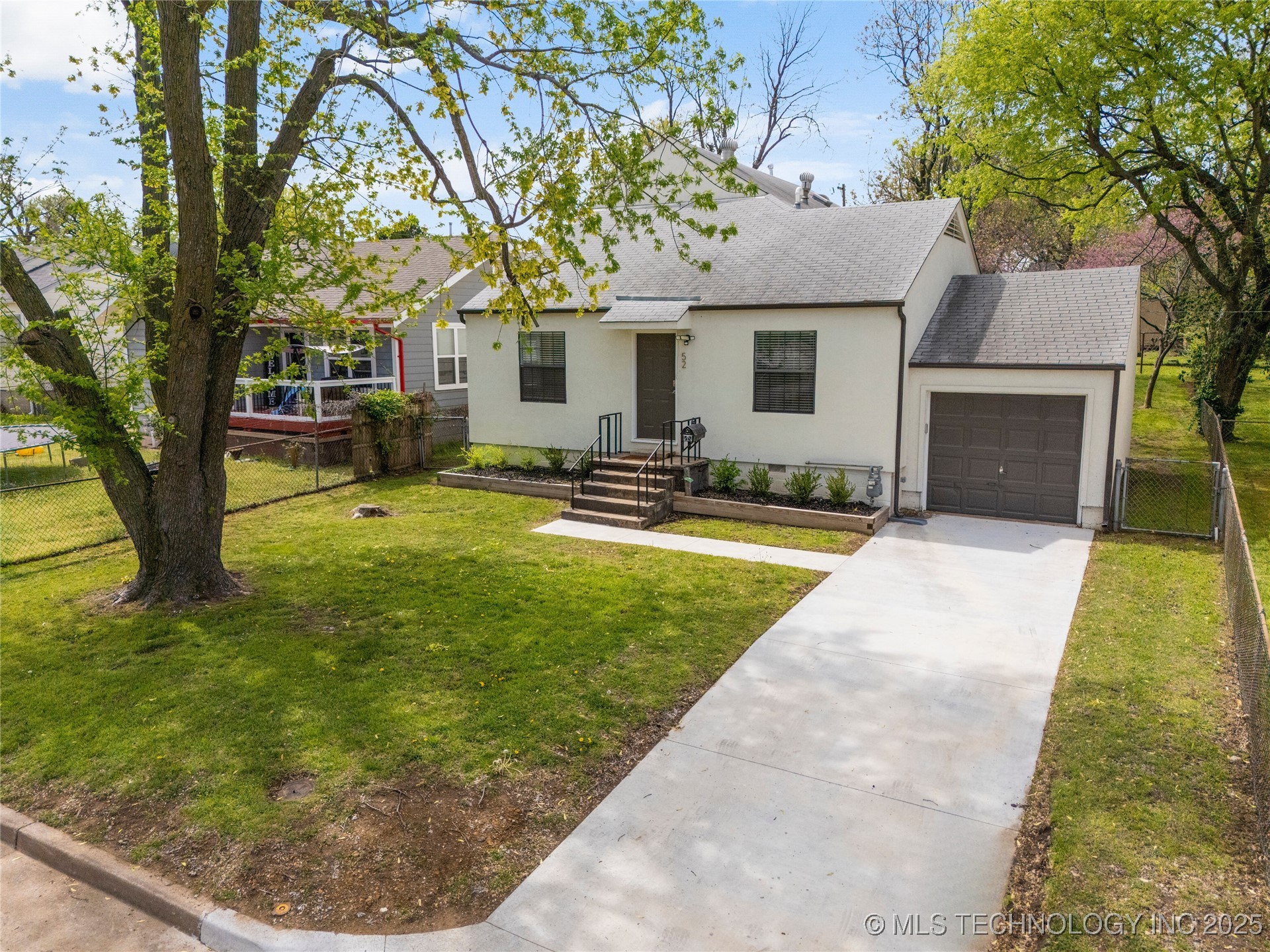 52 S Urbana Avenue Property Photo