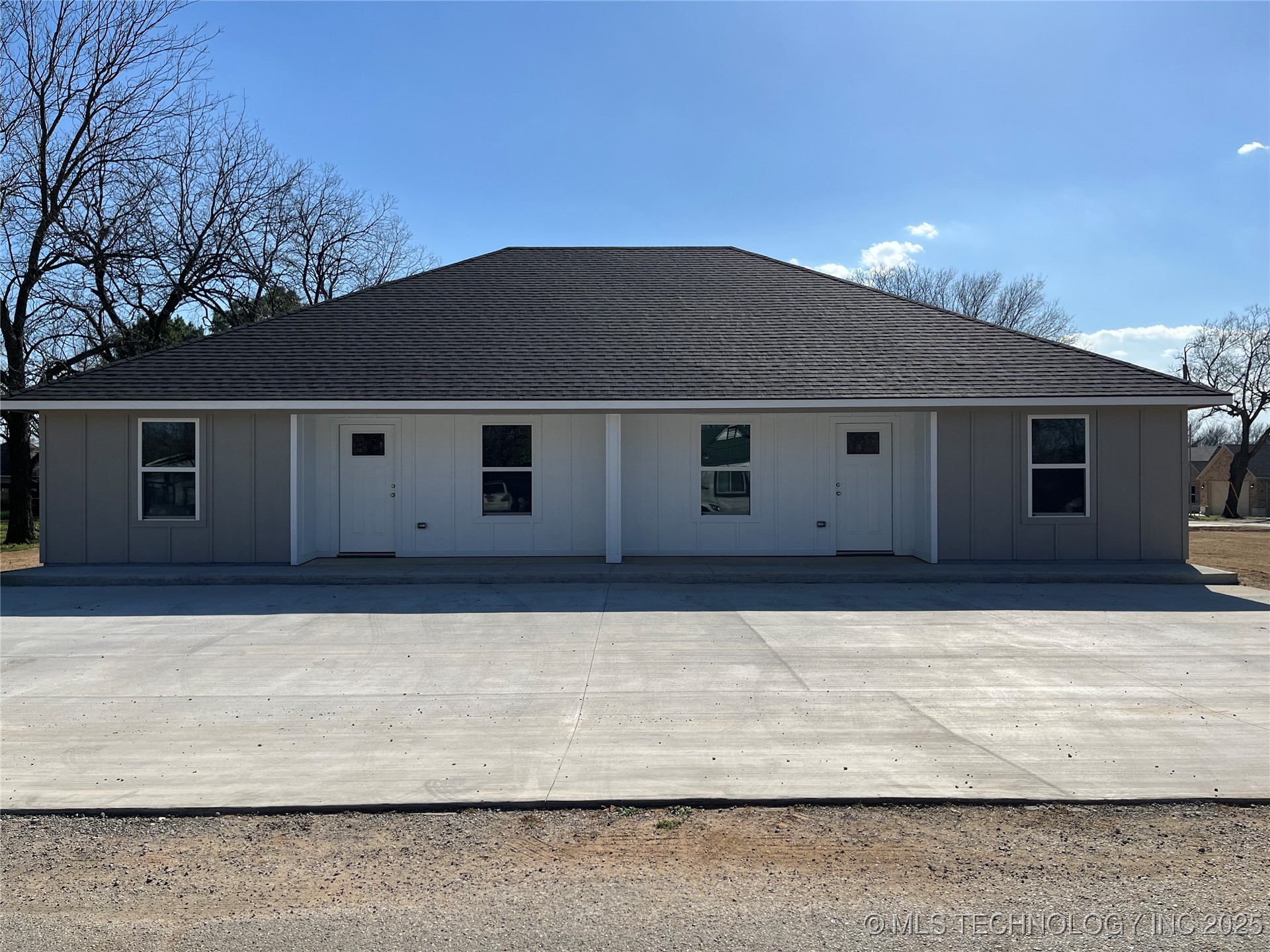 311 W Wilson Avenue Property Photo