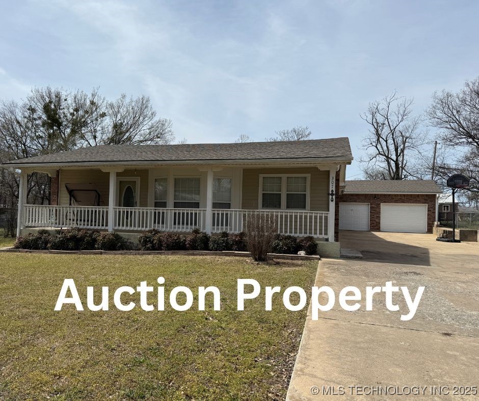 307 S Cherokee Property Photo 1