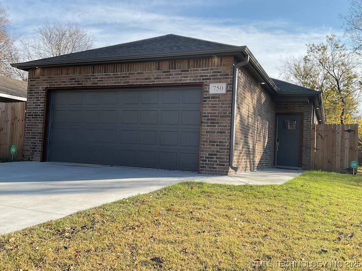 750 E Queen Place Property Photo