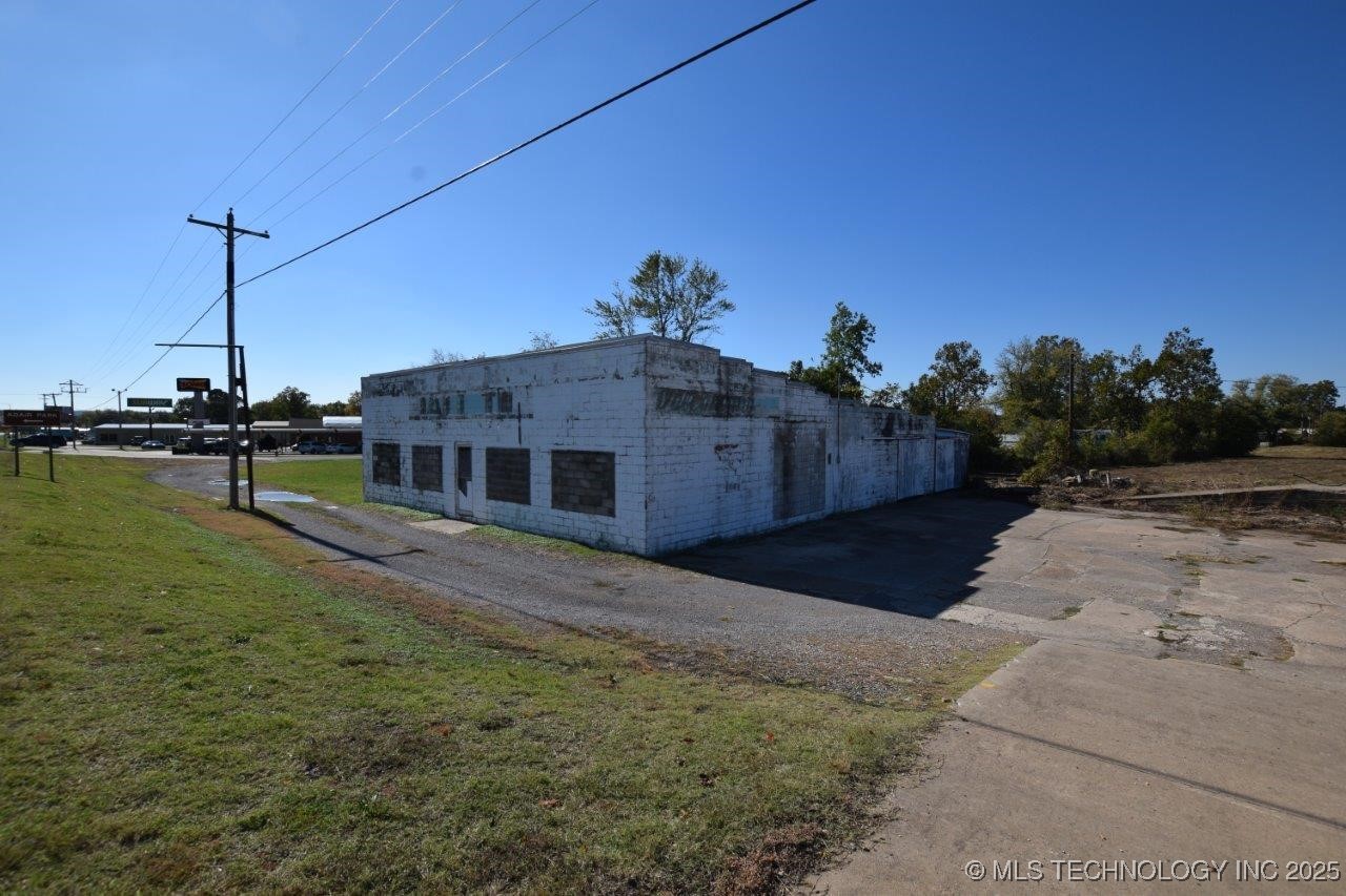 82112 Hwy 59 Property Photo