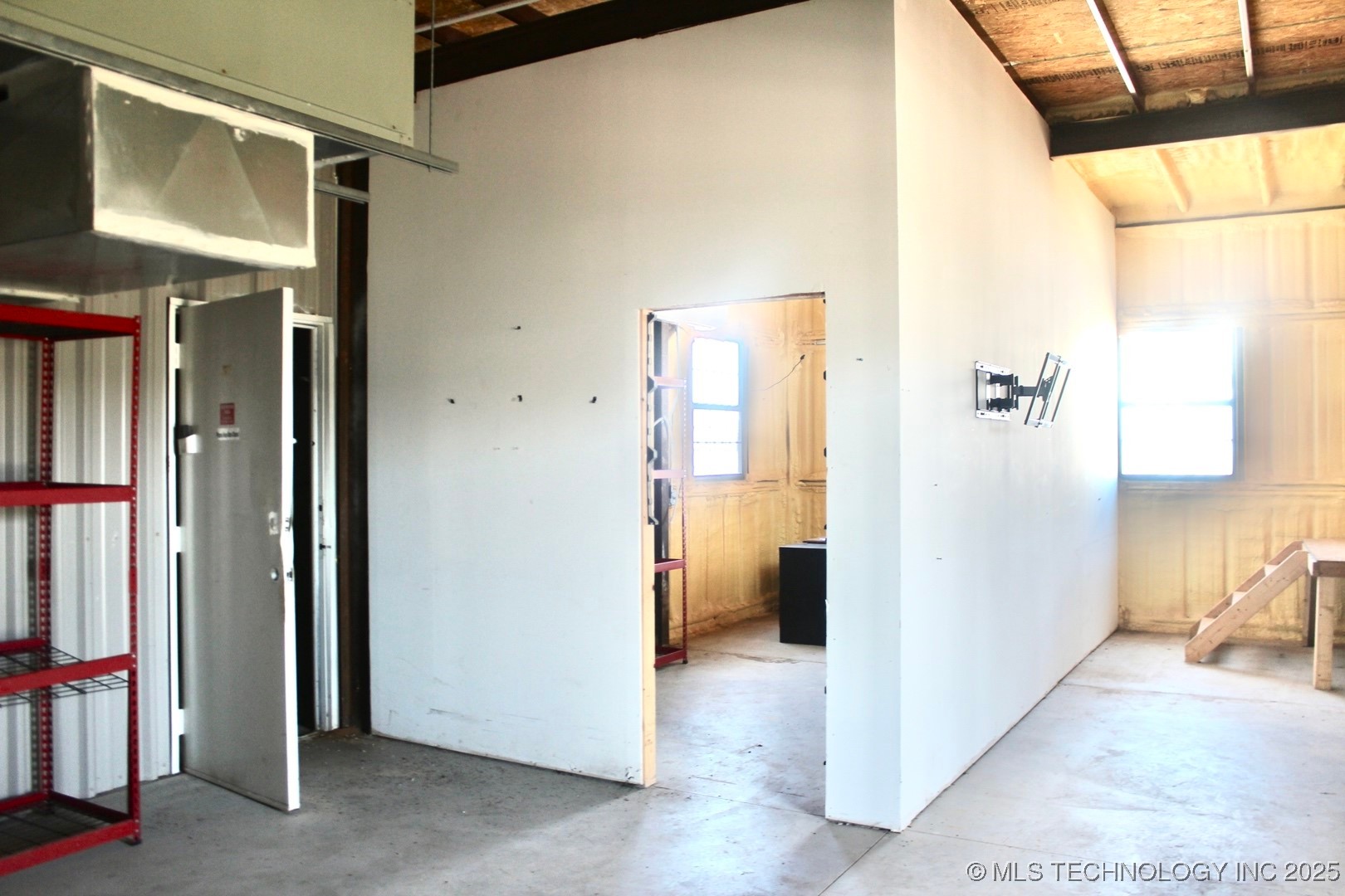 919 Bussell Ridge Road Property Photo 12