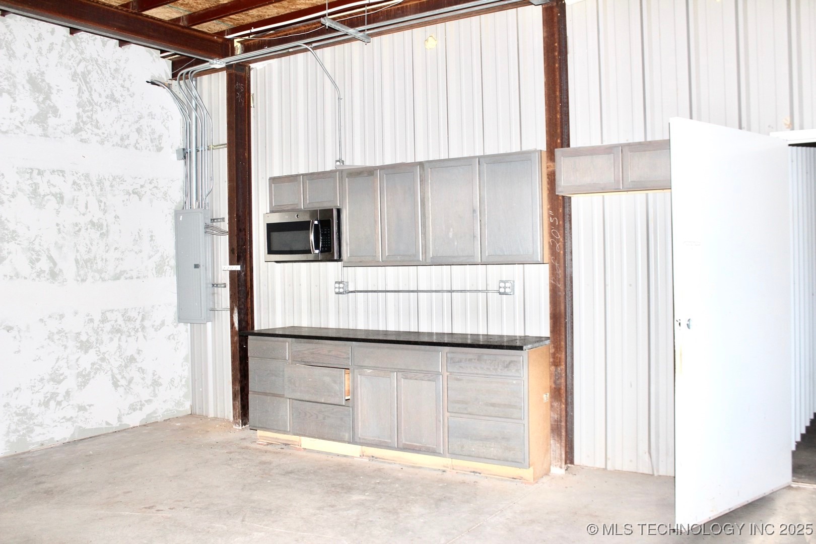 919 Bussell Ridge Road Property Photo 14