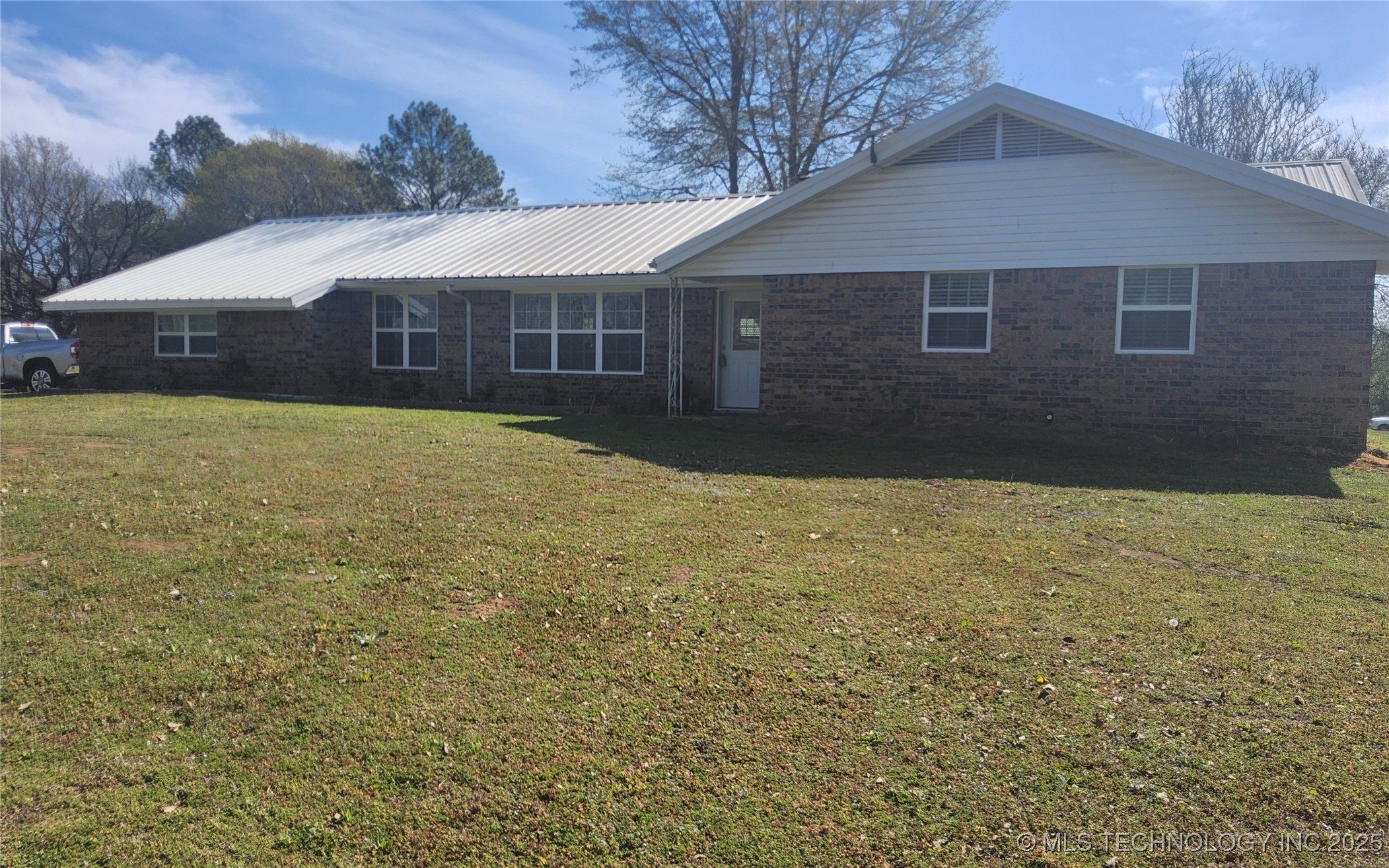 6 N Day Property Photo 1