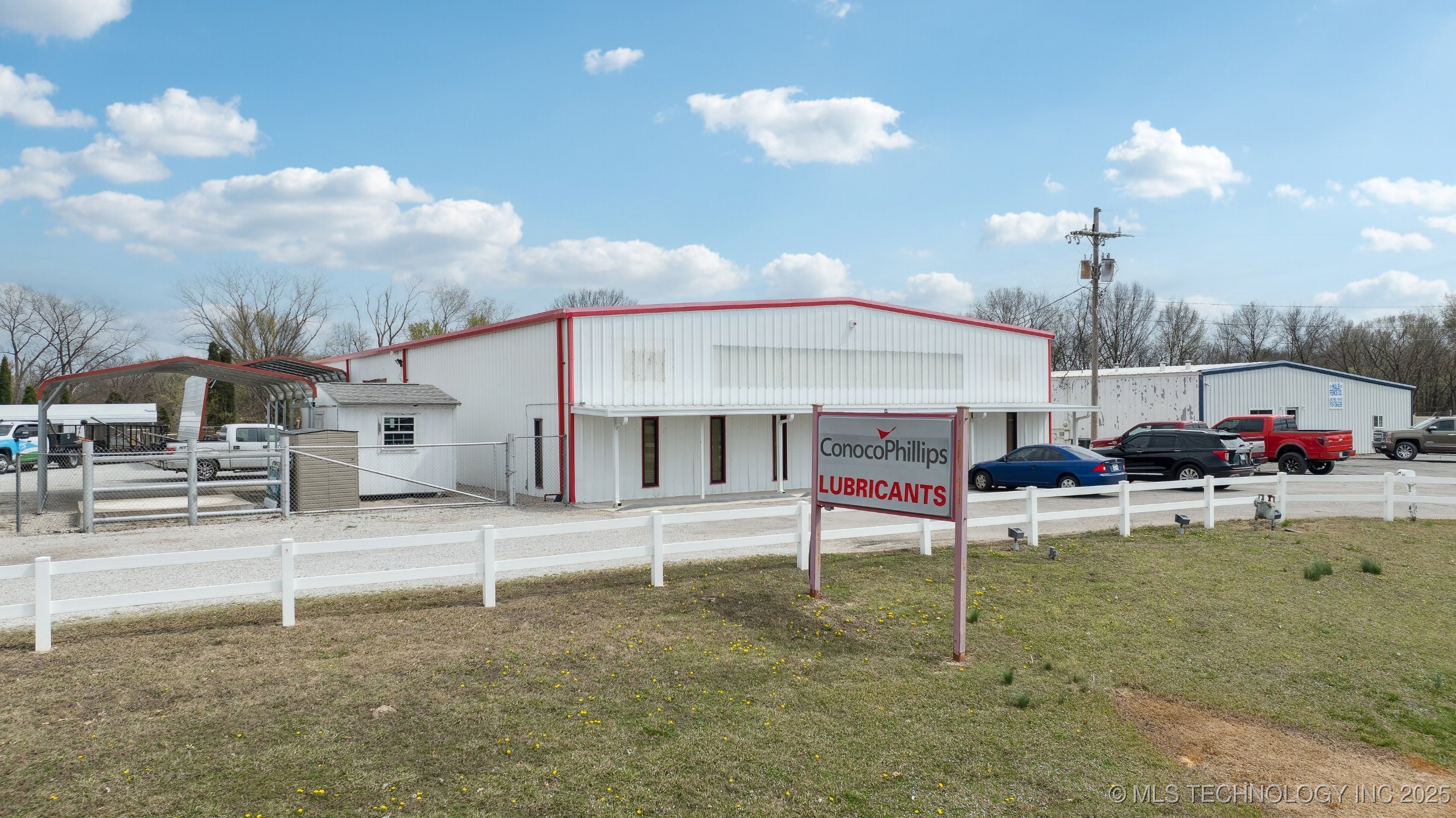 4201 N Wood Drive Property Photo